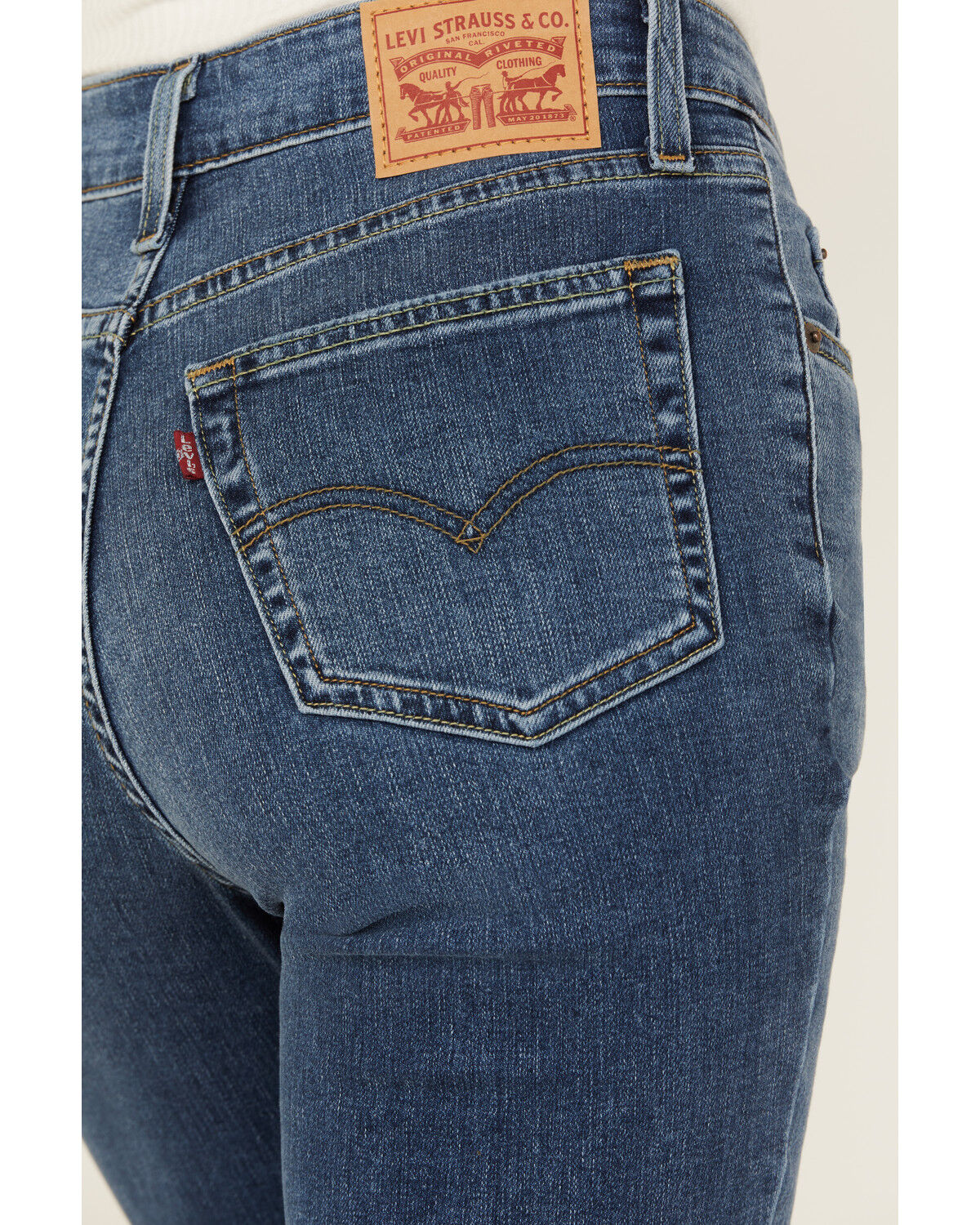 Levi's Women's Dark Wash Wait High Rise 725 Slit Hem Stretch Levi's Women's Dark Wash Wait High Rise 725 Slit Hem Stretch