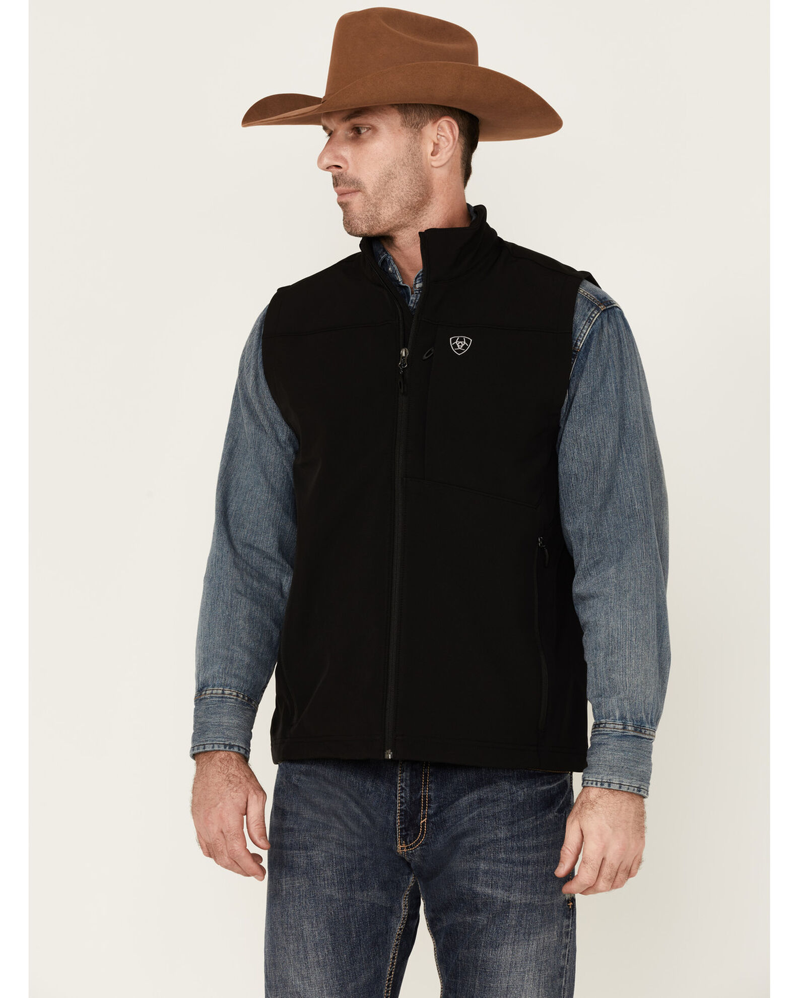 Product Name Ariat Men s Vernon Softshell Logo Vest