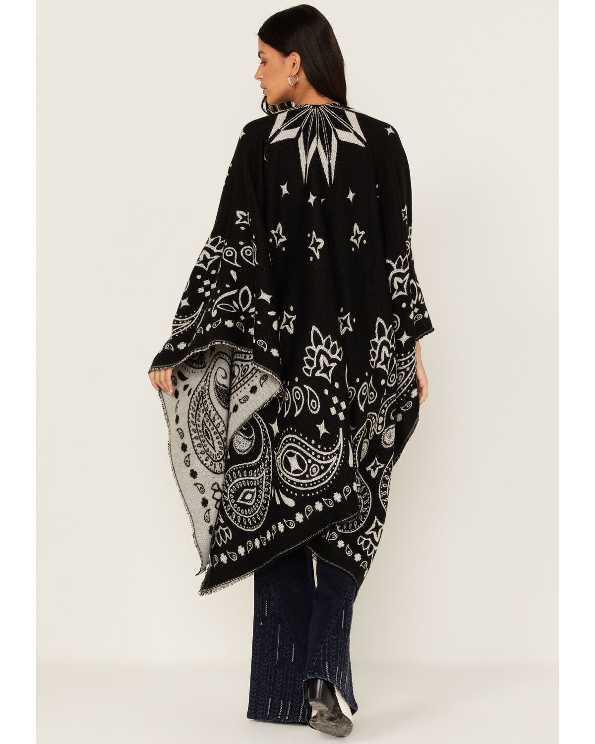Image #5 - Idyllwind Women's Kyle Bandana Print Blanket Shawl, Black, hi-res