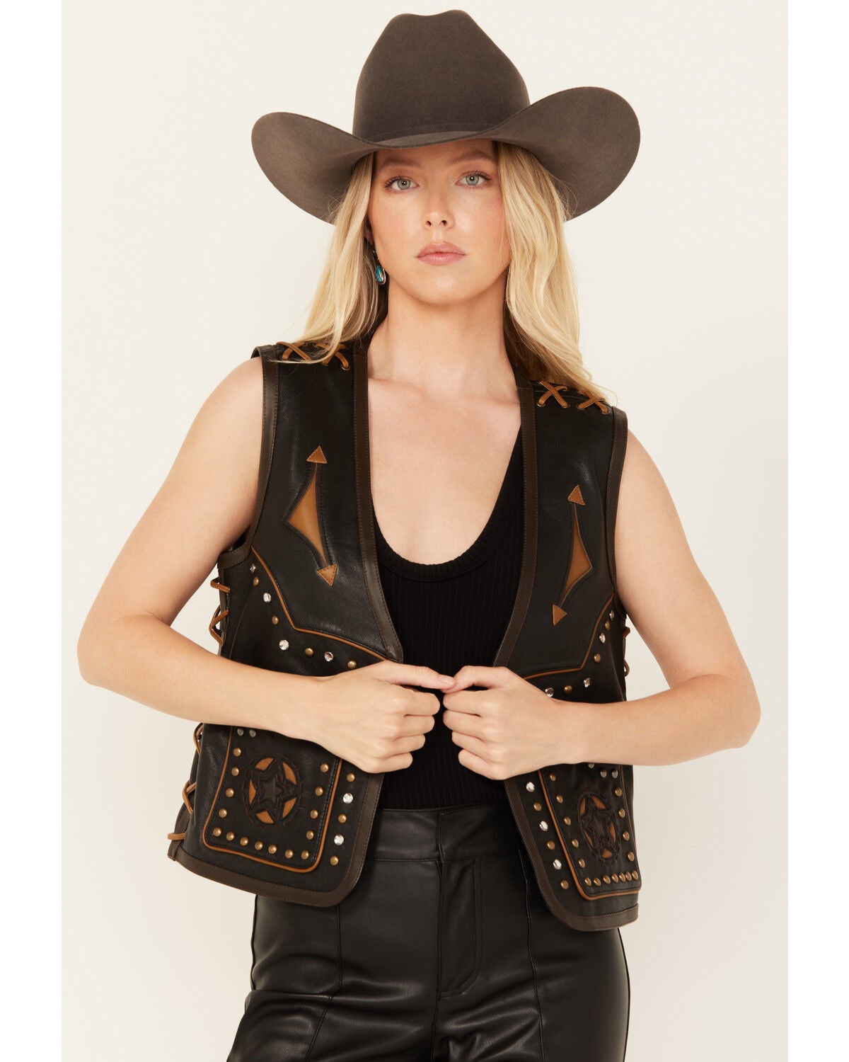 Double D Ranch Women's Free Reign Vest, Black, hi-res