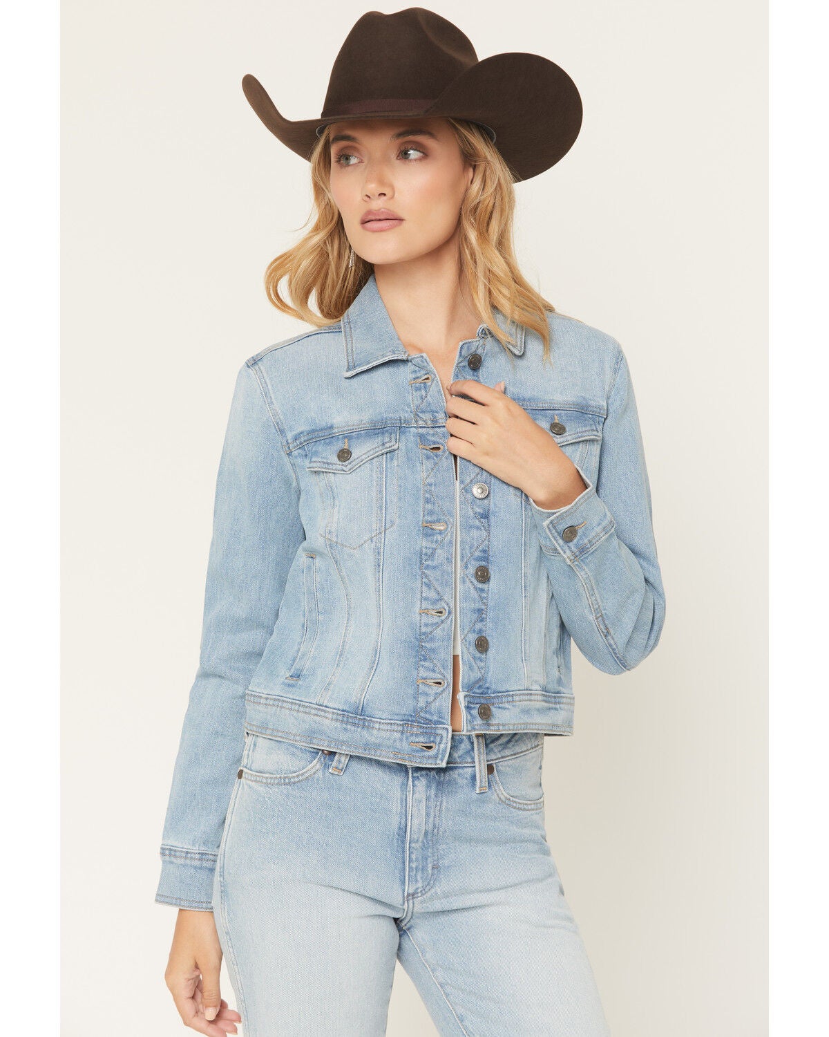 Shyanne Women's Boise Light Wash Stretch Denim Jacket, Light Wash, hi-res
