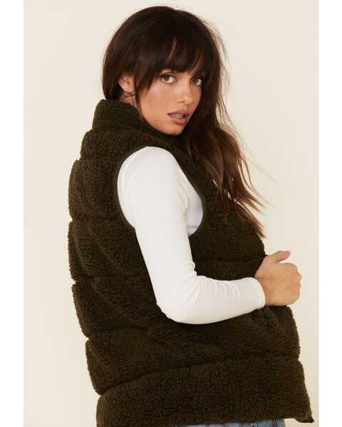 PJ Salvage Women's Cozy Quilted Sherpa Zip-Up Vest , Olive, hi-res