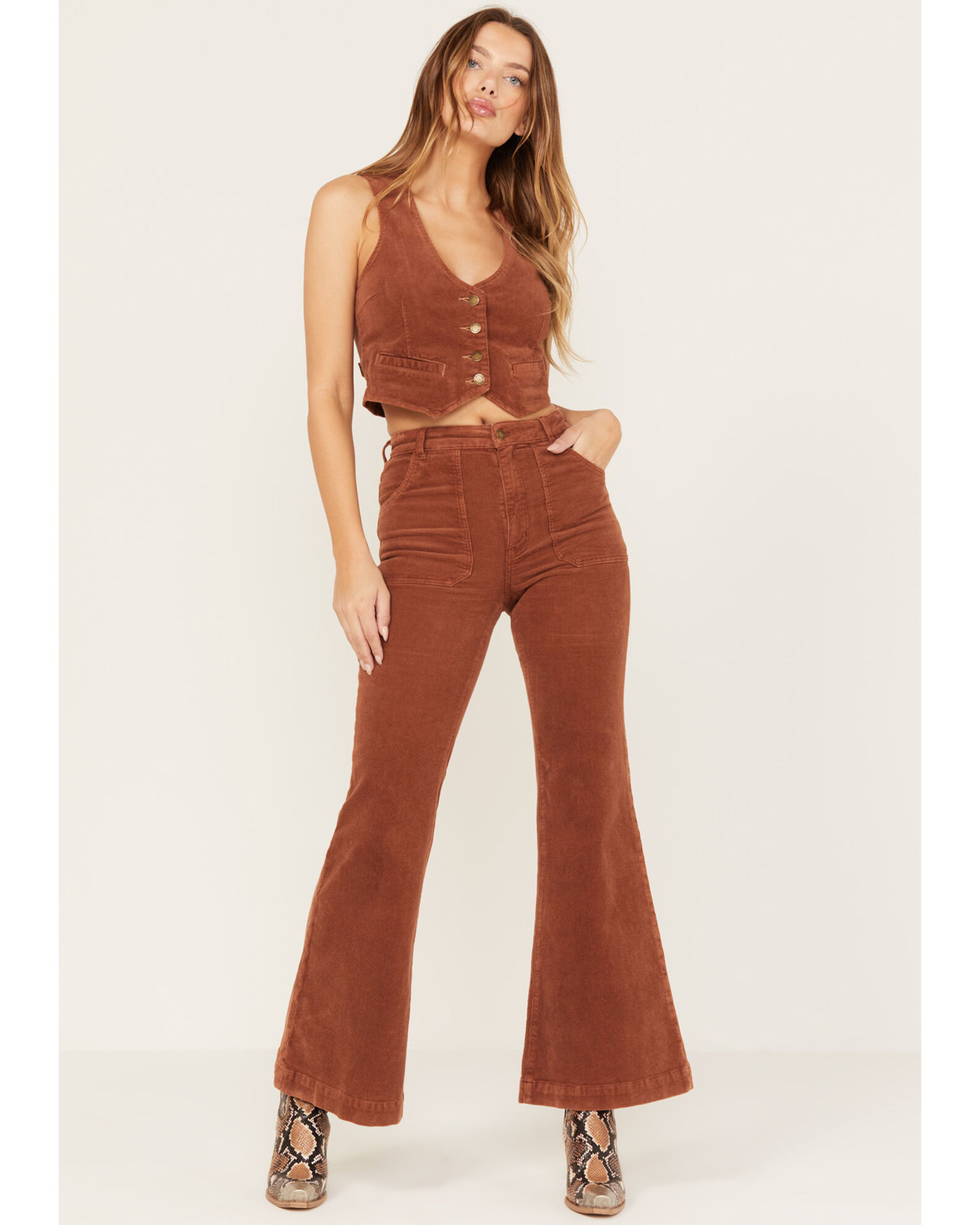 Rolla s Women s East Coast High Rise Corduroy Flare Jeans