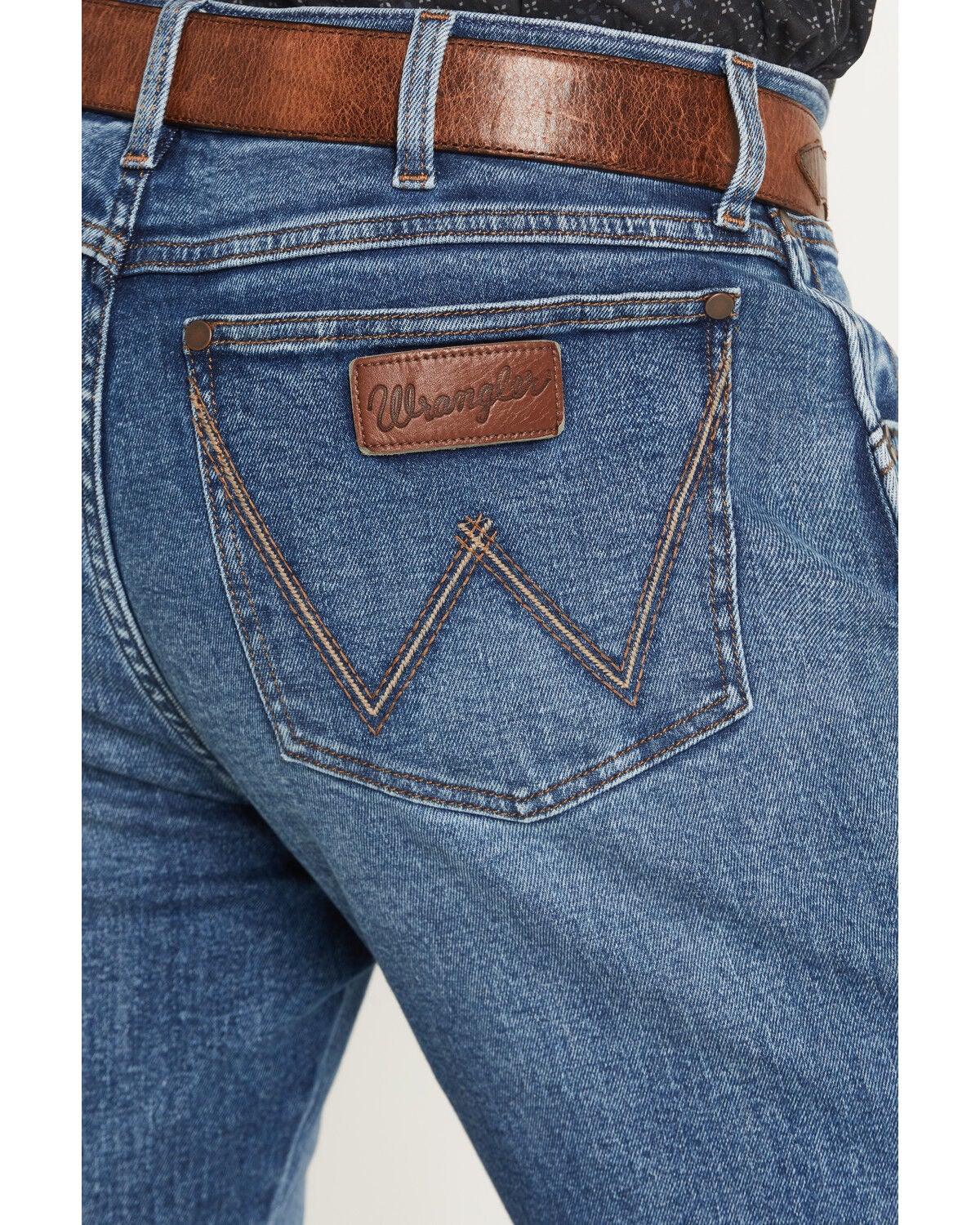 Image #4 - Wrangler Retro Men's 77MWZ Gunter Medium Wash Slim Bootcut Stretch Denim Jeans, Medium Wash, hi-res