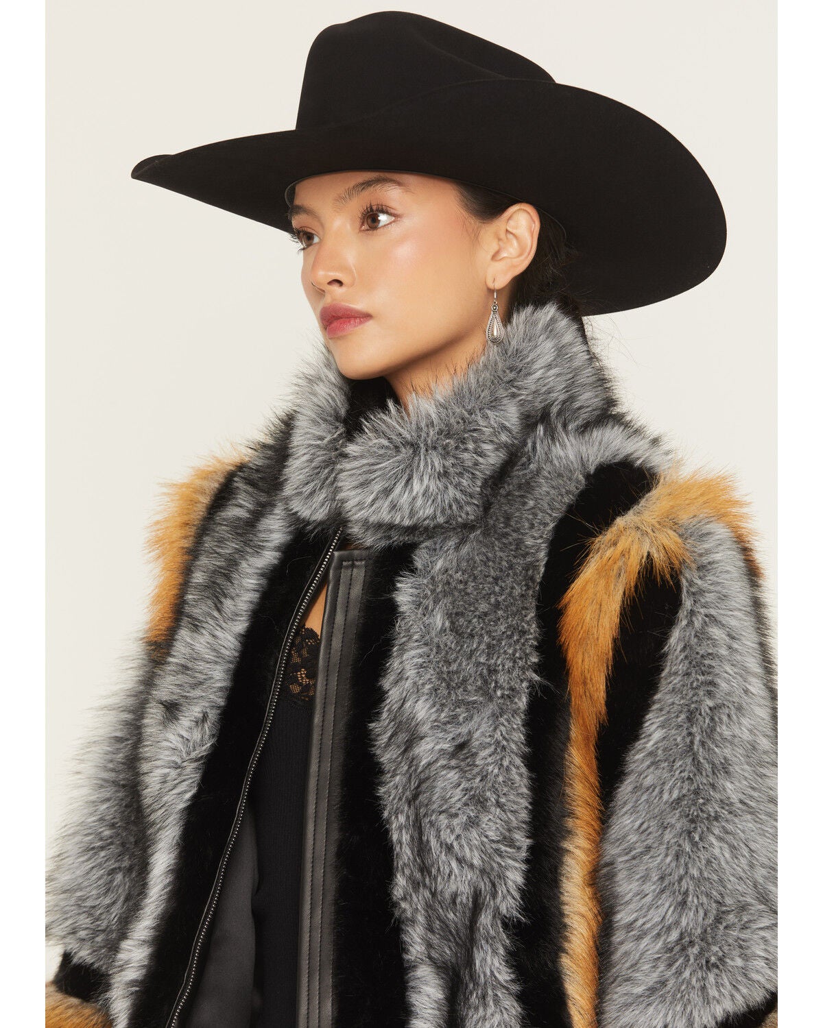 Azalea Wang Women's Cora Faux Fur Jacket - Country Outfitter