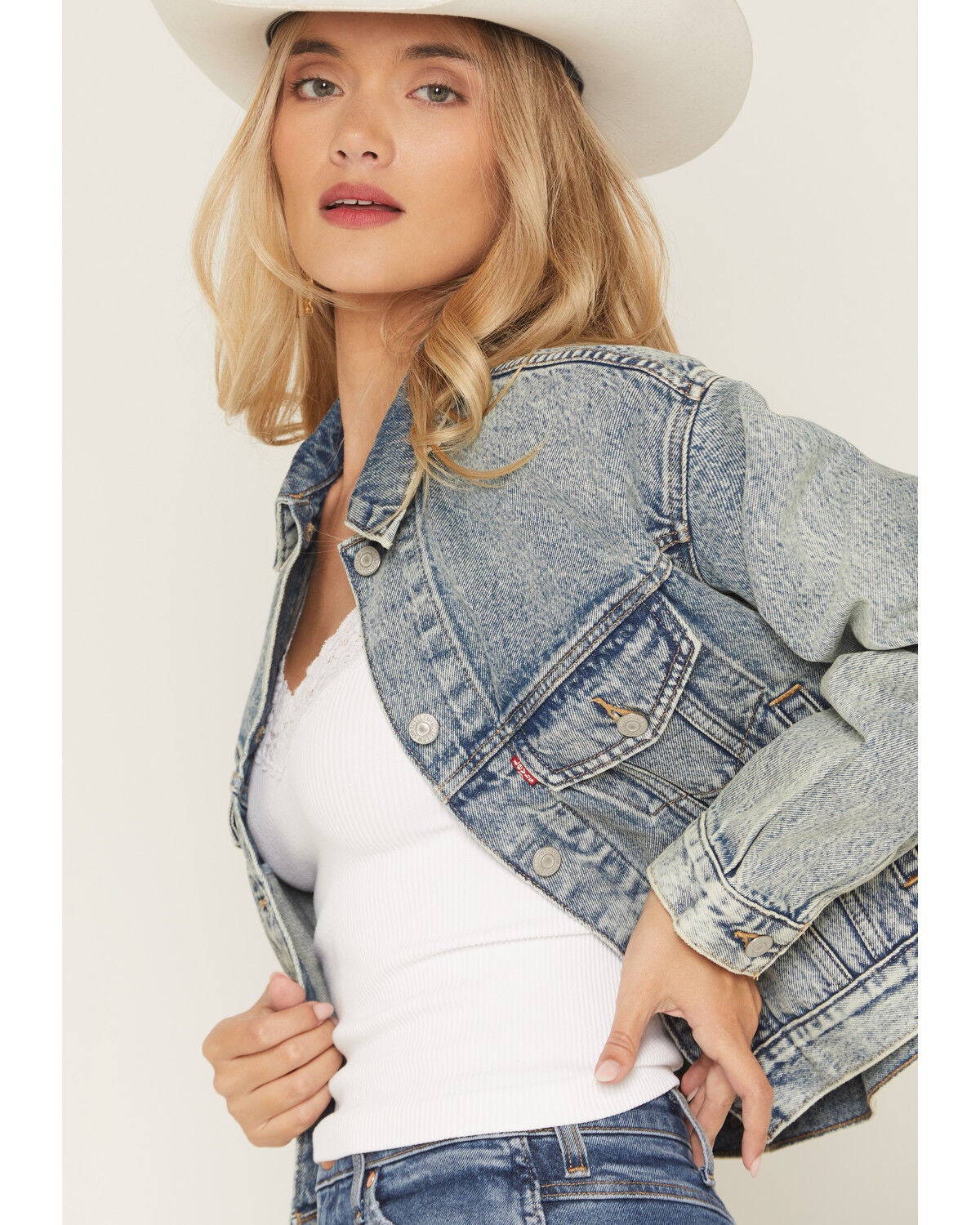 Image #2 - Levi's Women's Today's Trip Medium Wash 90's Shrunken Denim Trucker Jacket, Medium Wash, hi-res