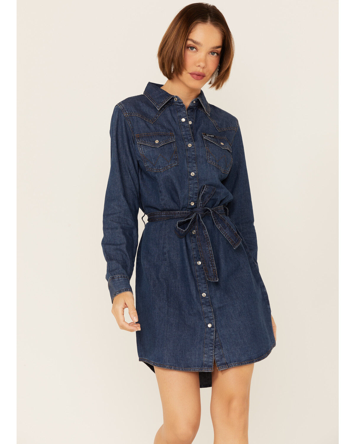 Wrangler Women's Dark Denim Washed Long Sleeve Western Shirt Wrangler Women's Dark Denim Washed Long Sleeve Western Shirt