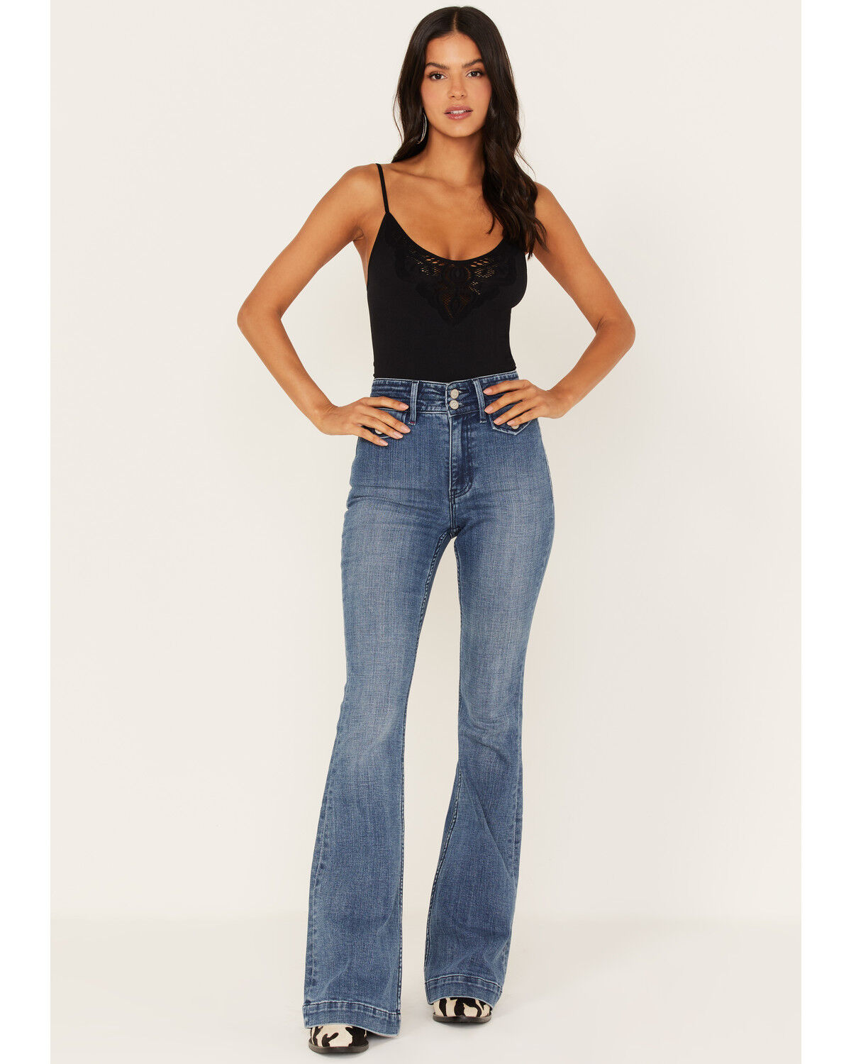 Image #1 - Idyllwind Women's Edge Hill Medium Wash High Rise Outlaw Flare Jeans, , hi-res