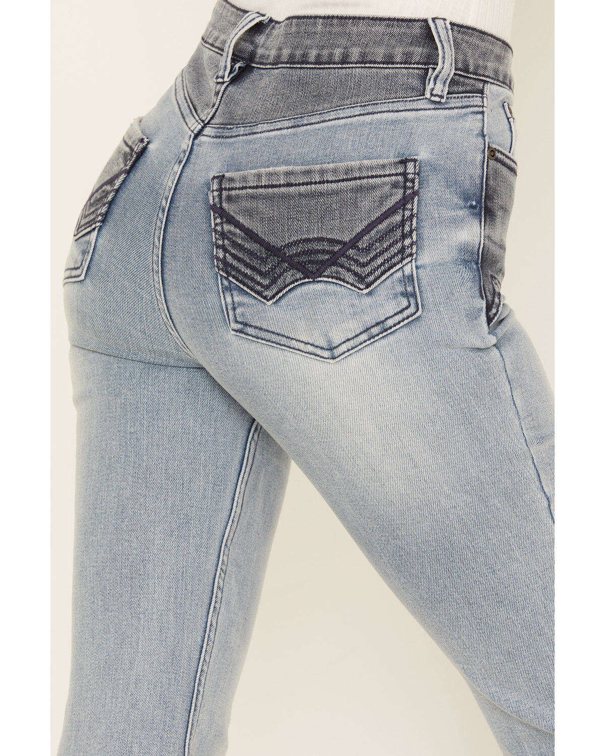 Image #4 - Idyllwind Women's Loma Light Wash Contrast Wash High Risin' Stretch Flare Jeans, Light Wash, hi-res