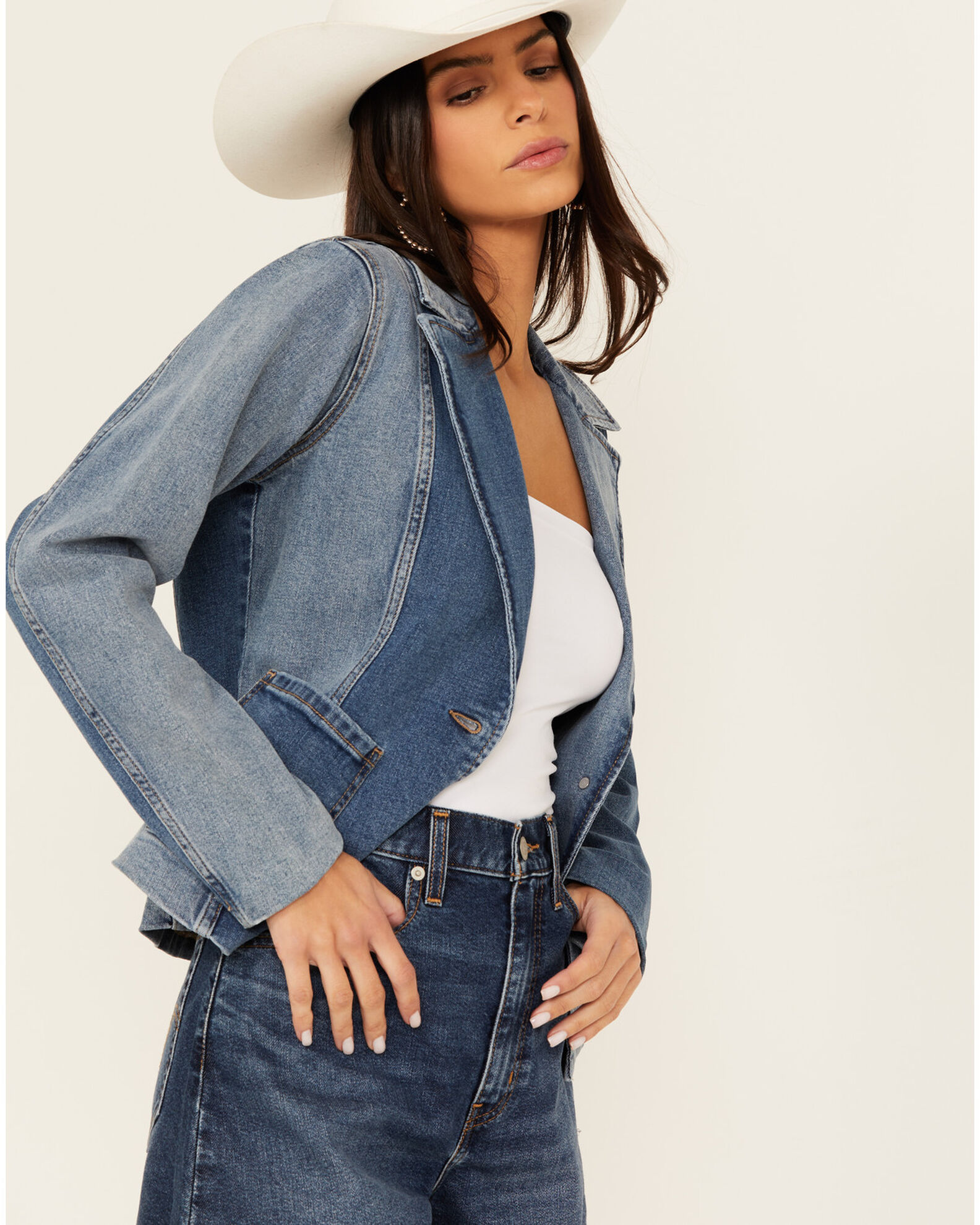 Shyanne Women s Oasis Medium Wash Denim Blocked Comfort Stretch Blazer Country Outfitter