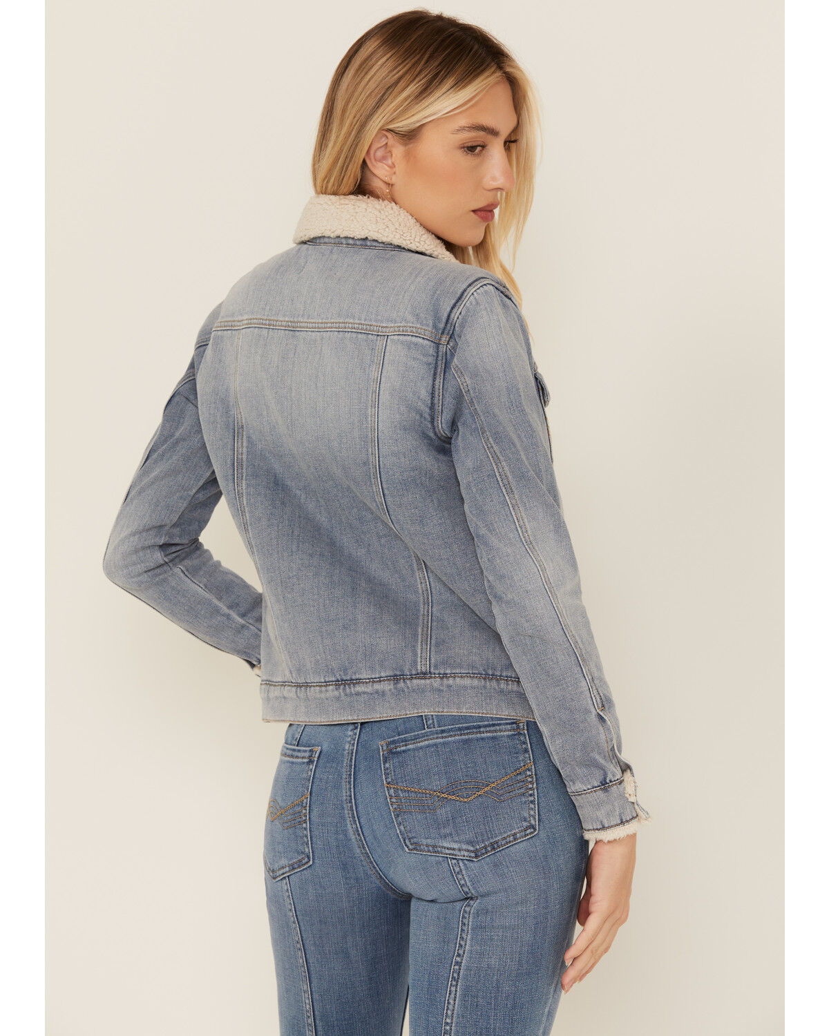 Image #4 - Idyllwind Women's Edgewood Sherpa Lined Denim Jacket, Light Wash, hi-res