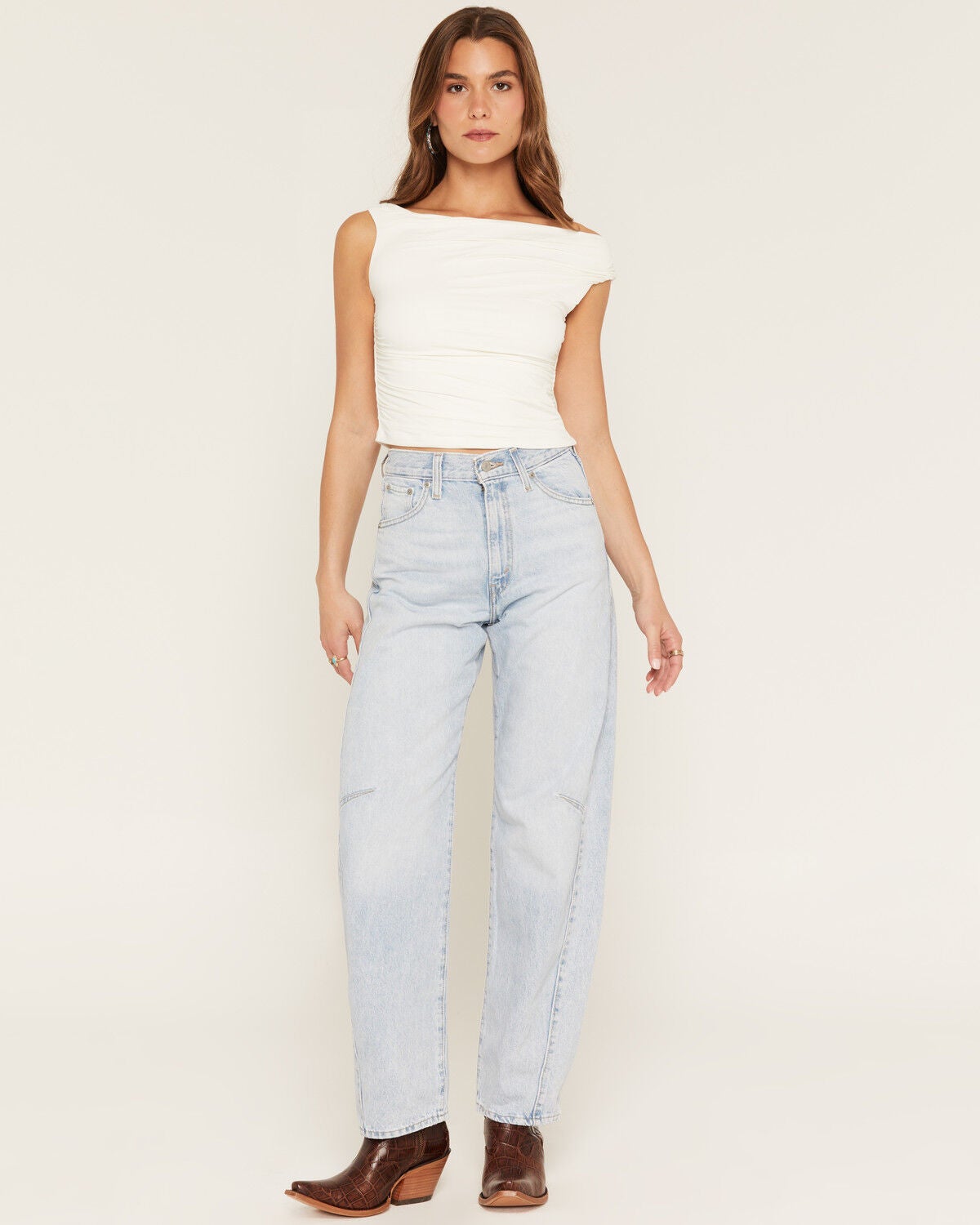 Levi's Women's Light Wash High Rise Cinch Barrel Denim Jeans, Light Wash, hi-res