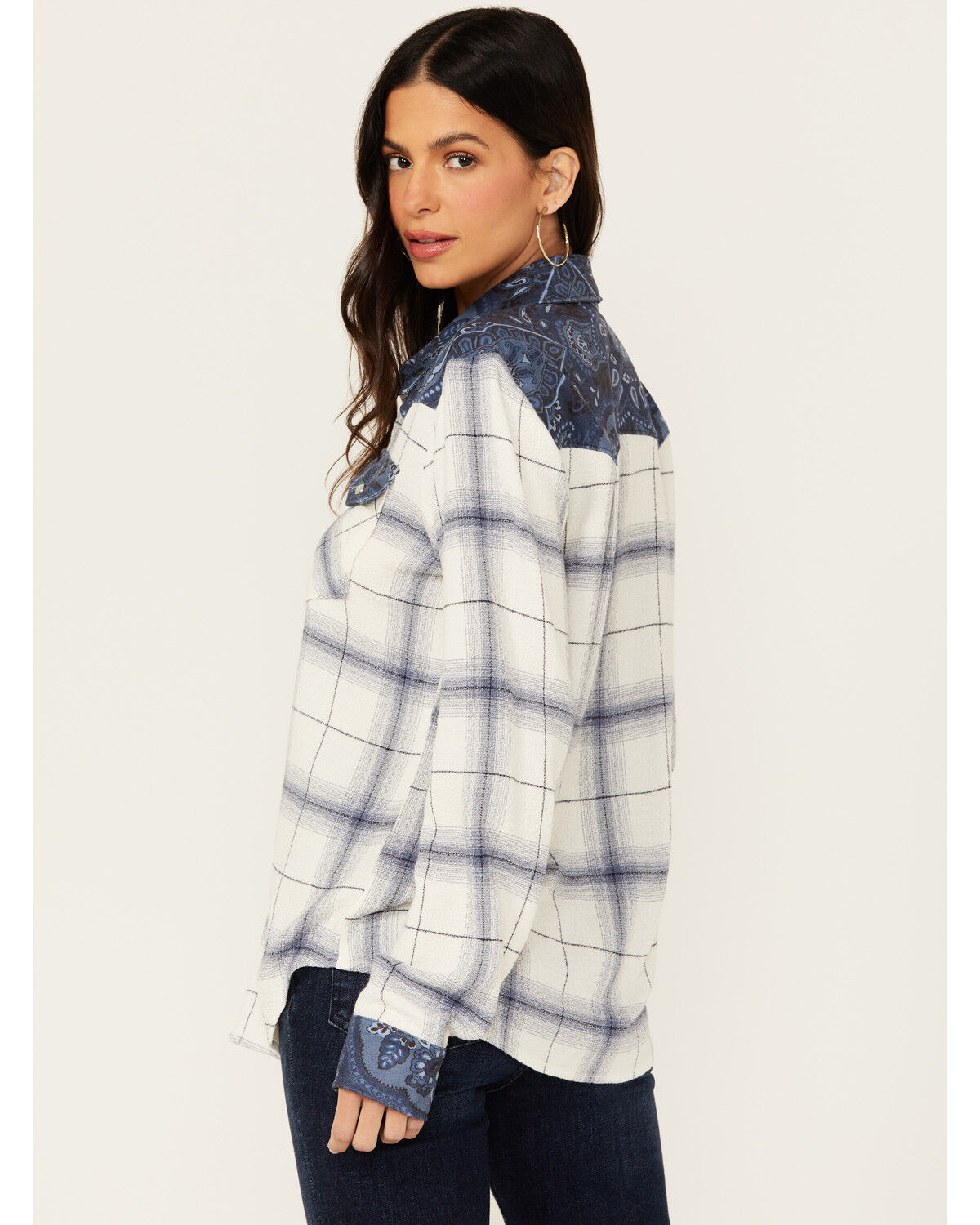 Image #5 - Idyllwind Women's Ethel Featherlight Plaid Print Long Sleeve Pearl Snap Western Shirt, Steel Blue, hi-res