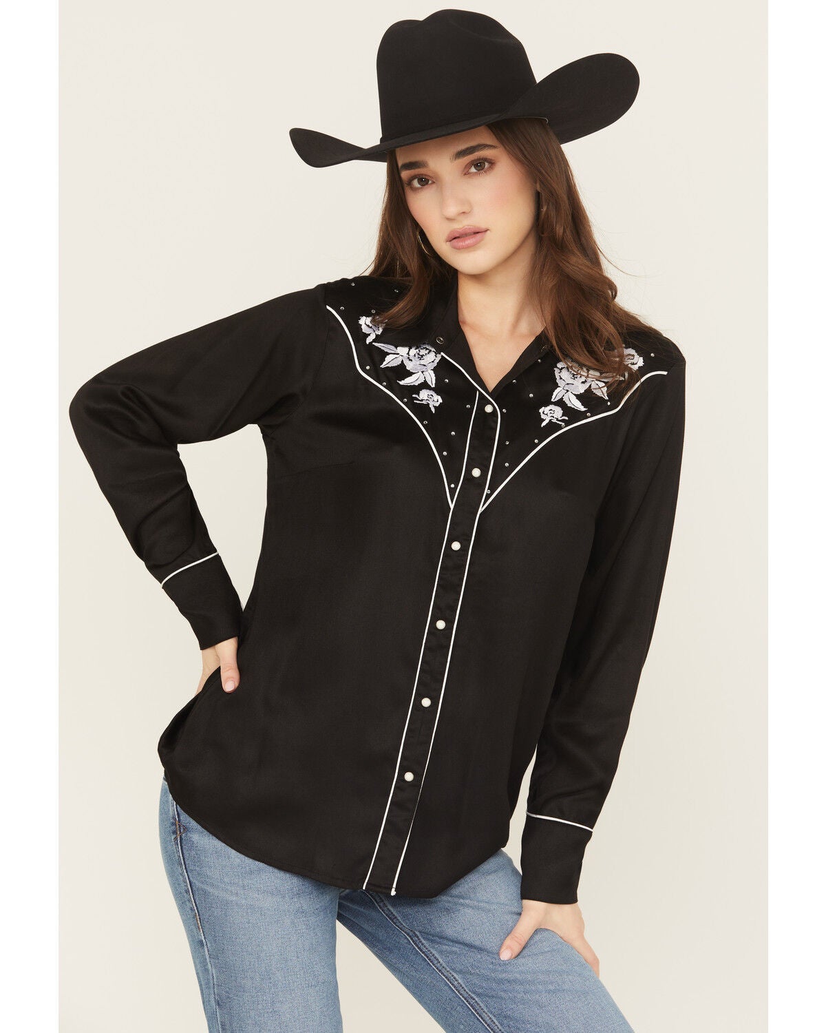 Ariat Women's Viva Rodeo Embroidered Long Sleeve Snap Western Shirt, Black, hi-res