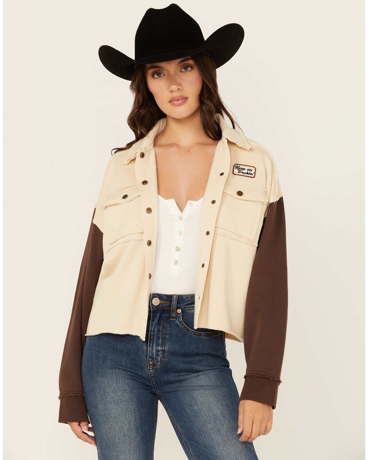 Image #2 - Cleo + Wolf Women's Color Block Graphic Print Snap Cropped Shacket, Oatmeal, hi-res