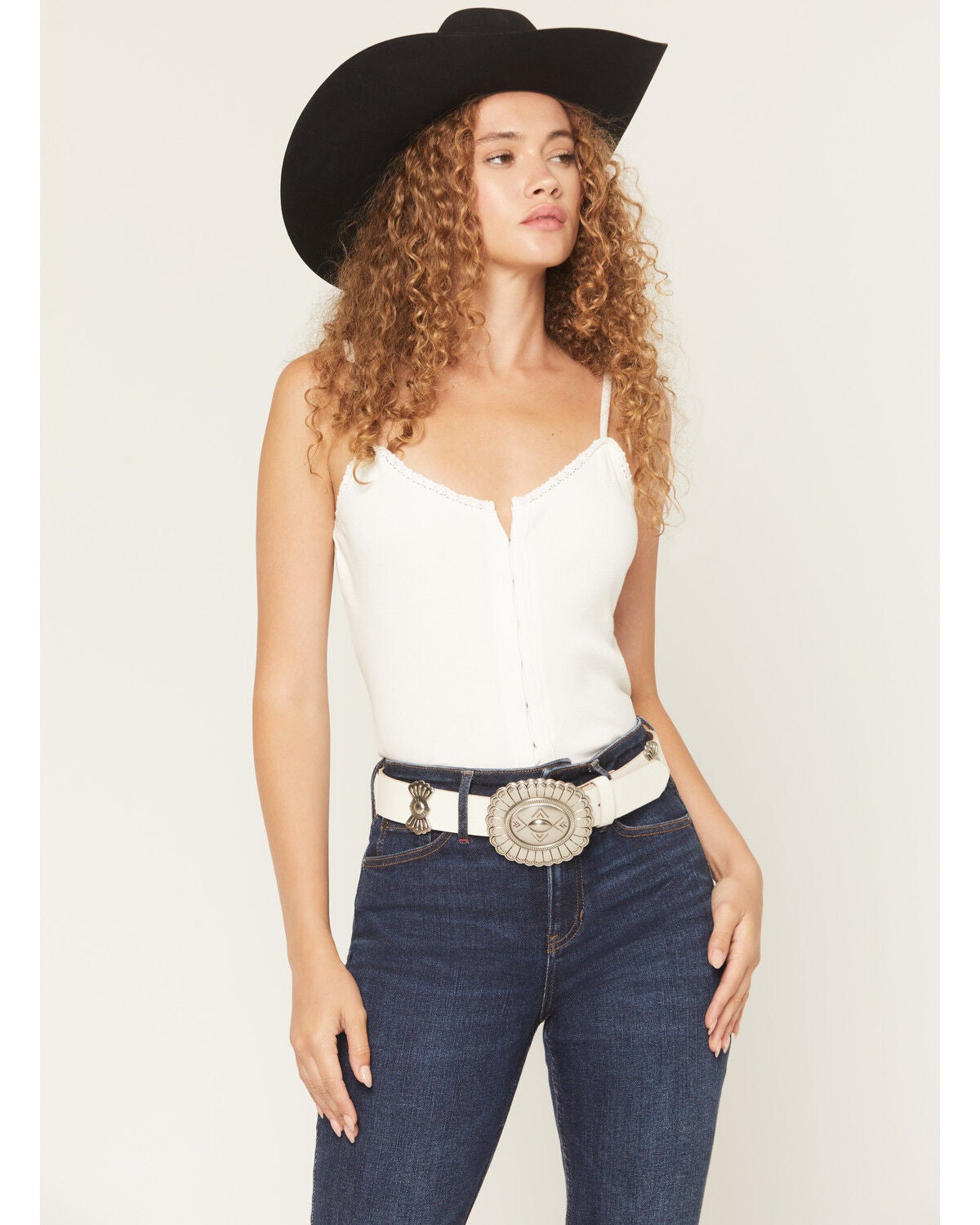 Idyllwind Women's Cavileer Concho Belt, Cream, hi-res