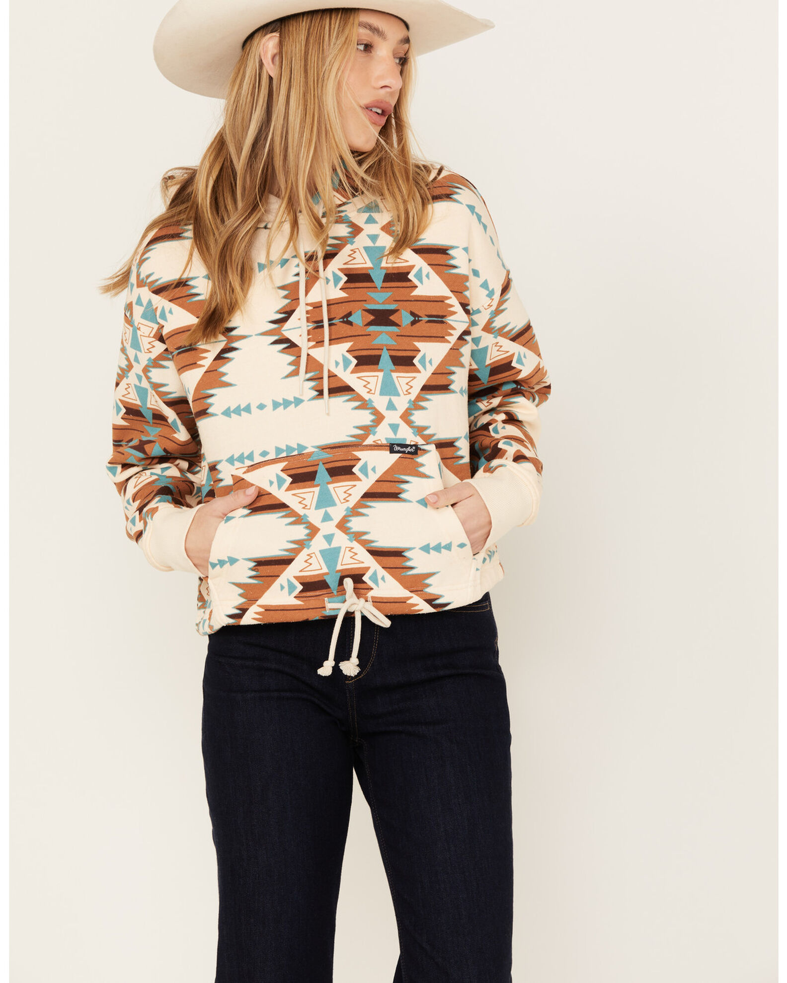 Cinch sweatshirts women's deals