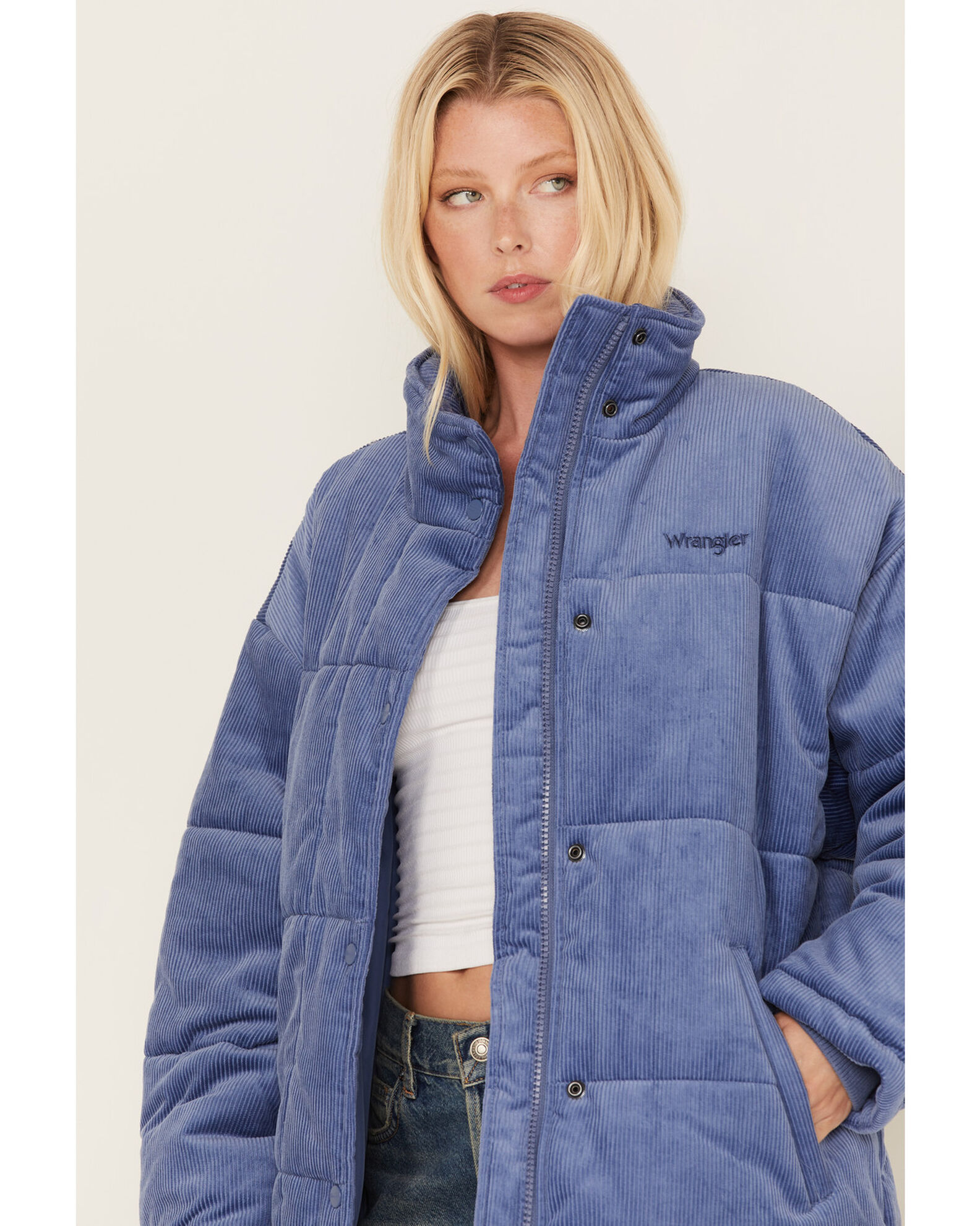 Wrangler Women s Oversized Corduroy Puffer Jacket