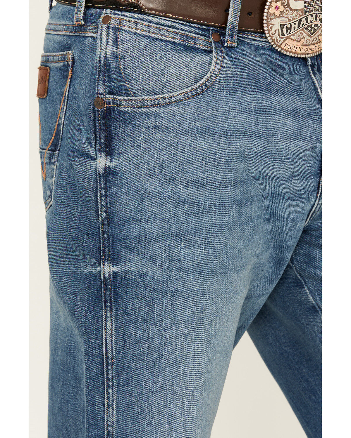 Image #2 - Wrangler Retro Men's Medium Wash Andalusian Relaxed Bootcut Stretch Denim Jeans - Long, Medium Wash, hi-res