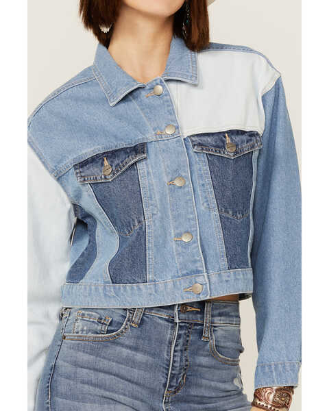 College Verdorie Naar de waarheid Driftwood Women's Colorblock Cropped Denim Jean Jacket - Country Outfitter
