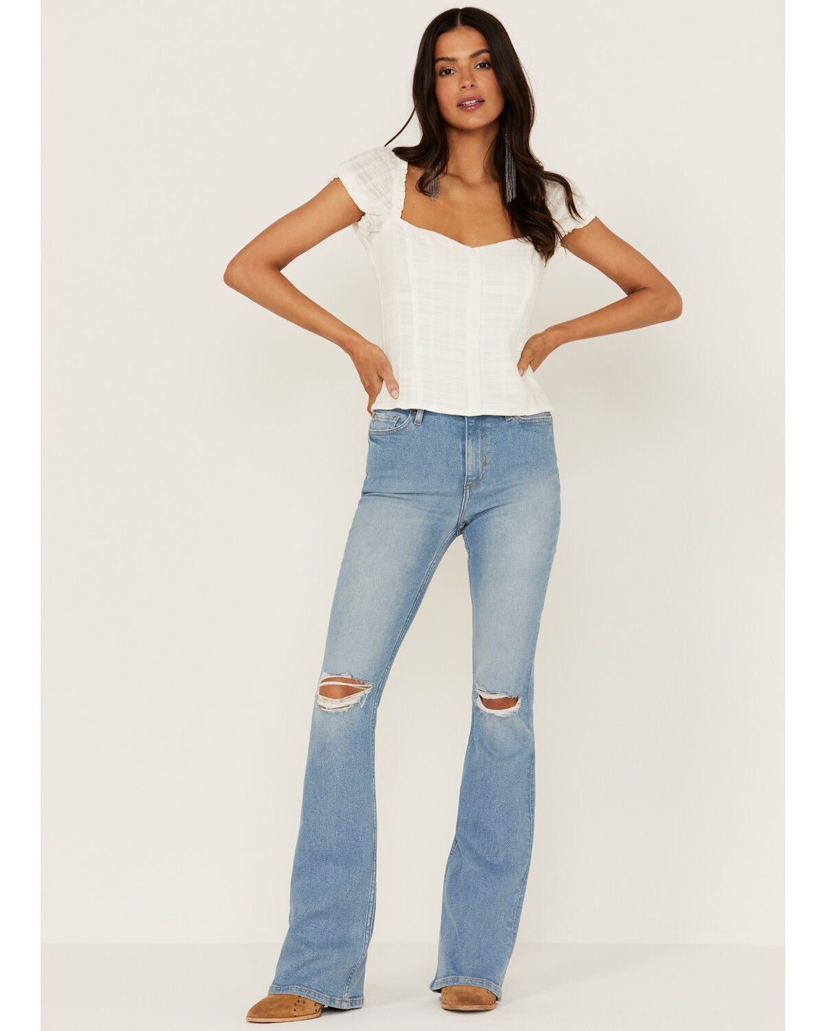 Idyllwind Women's High Risin' Roadtrip Wash Stretch Distressed Knee Flare Jeans, Medium Wash, hi-res