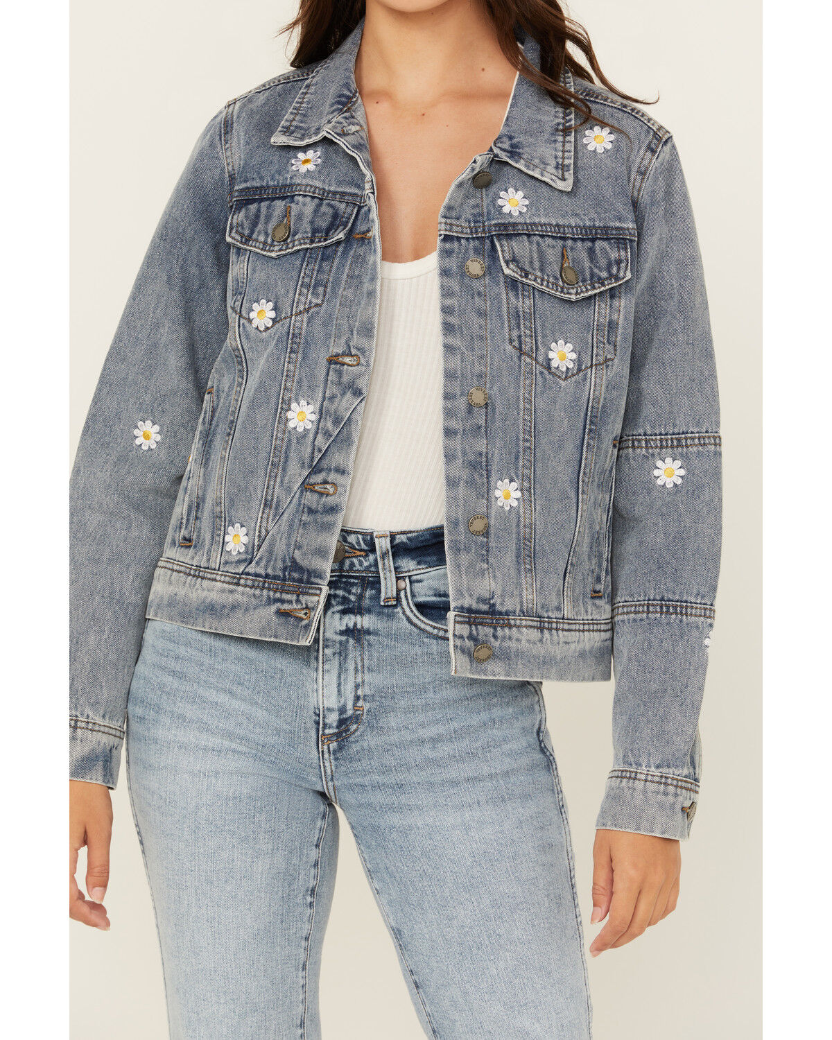 Image #3 - Veveret Women's Medium Wash Daisy Embroidered Denim Jacket, Medium Wash, hi-res