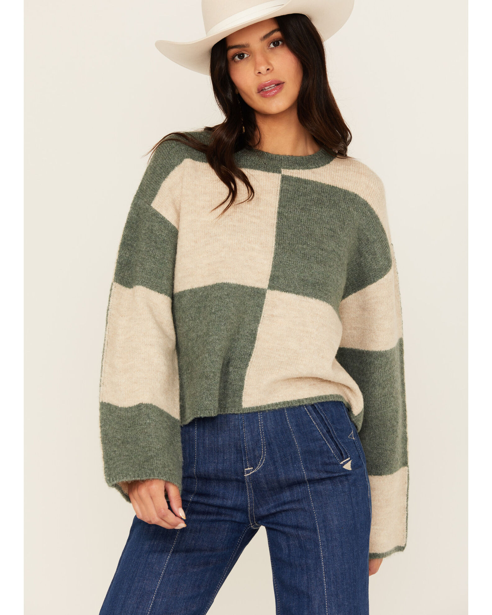 White crow sweater store