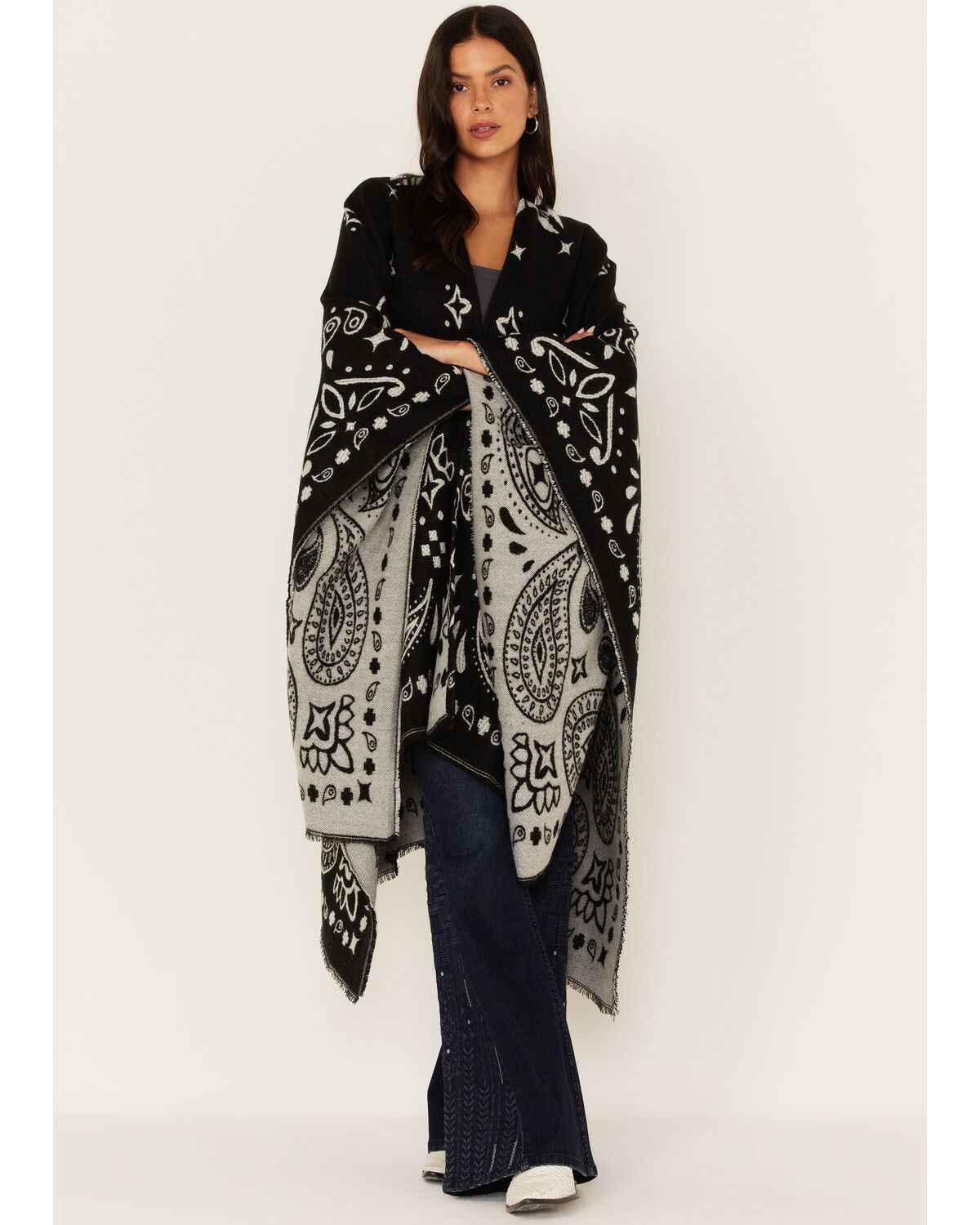 Image #2 - Idyllwind Women's Kyle Bandana Print Blanket Shawl, Black, hi-res