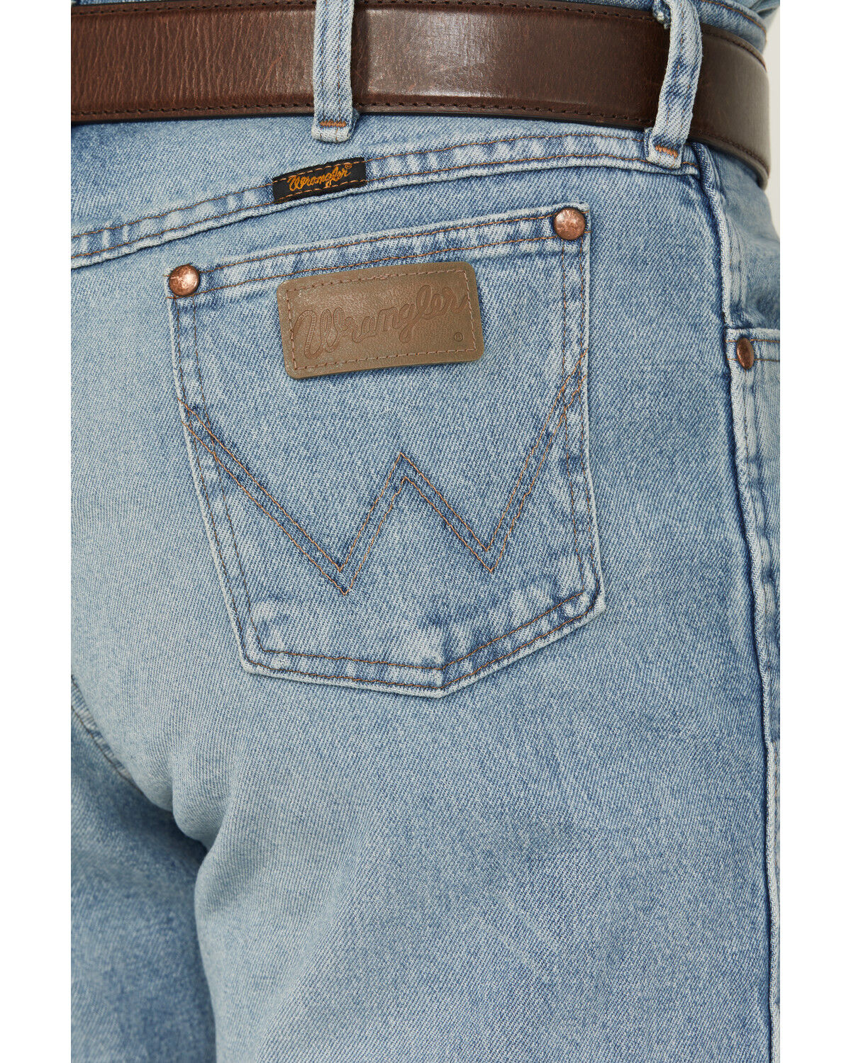 Image #4 - Wrangler Men's Cowboy Cut Vintage Light Wash Regular Fit Stretch Denim Jeans, Light Wash, hi-res
