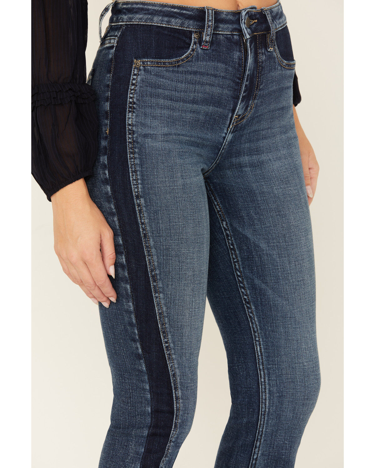 Image #2 - Idyllwind Women's Holland Medium Wash Contrast Panels High Risin' Stretch Bootcut Jeans, Medium Wash, hi-res