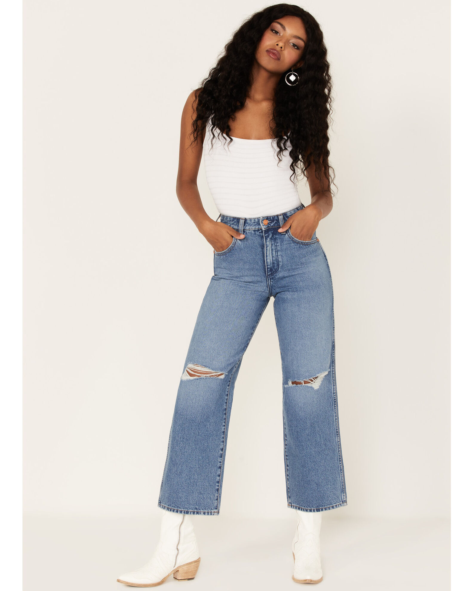 Wrangler Women s Medium Wash High Rise Relaxed Mom Jeans