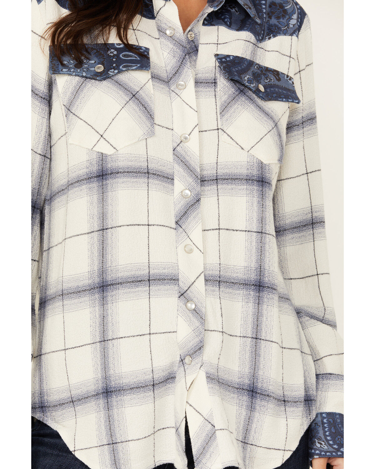 Image #4 - Idyllwind Women's Ethel Featherlight Plaid Print Long Sleeve Pearl Snap Western Shirt, Steel Blue, hi-res