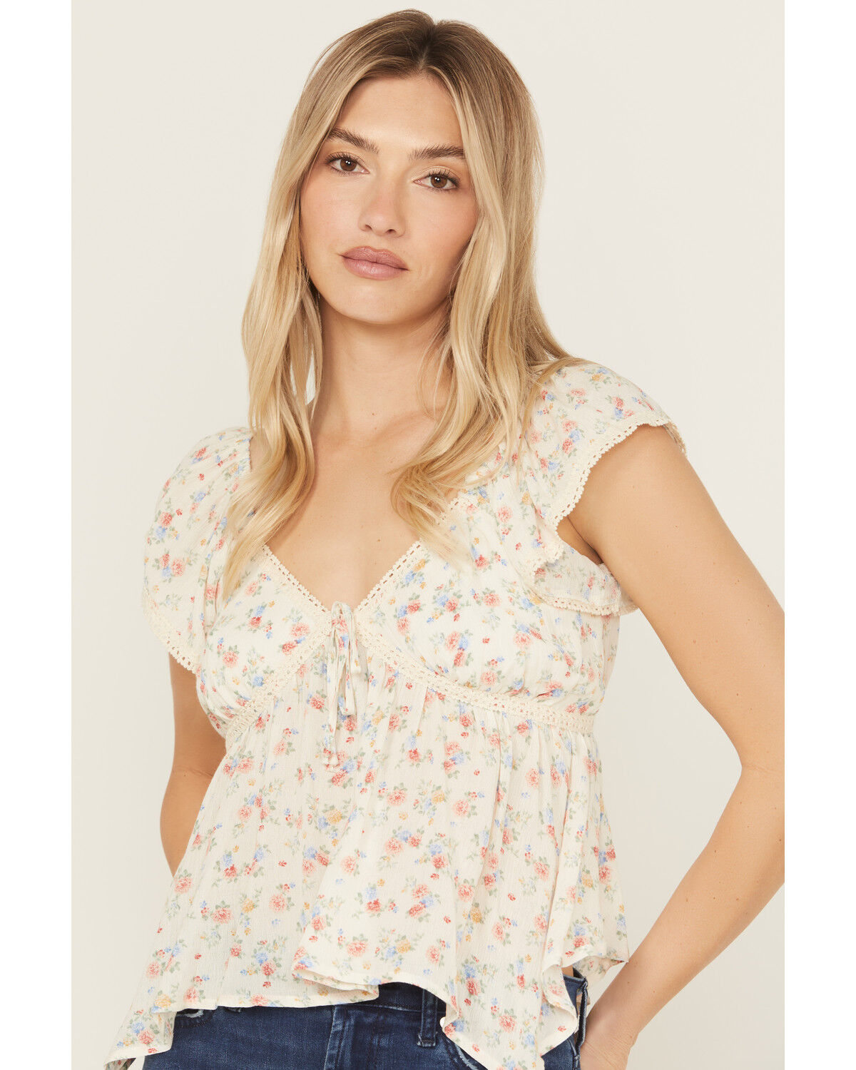 Image #1 - Wild Moss Women's Floral Print Hanky Hem Top, Multi, hi-res
