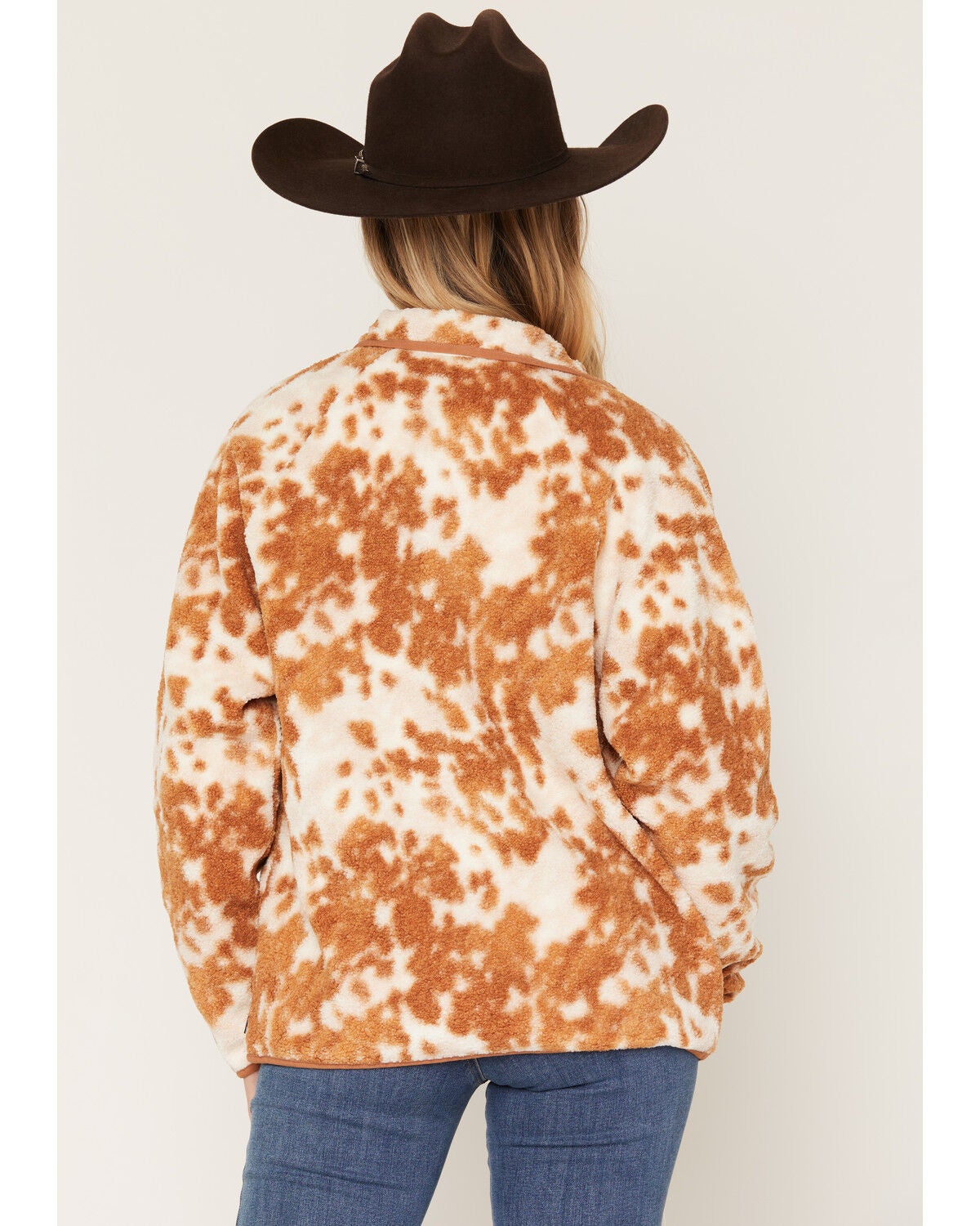 Image #4 - Wrangler Women's Hay Away Cow Print Snap Sherpa Jacket, White, hi-res