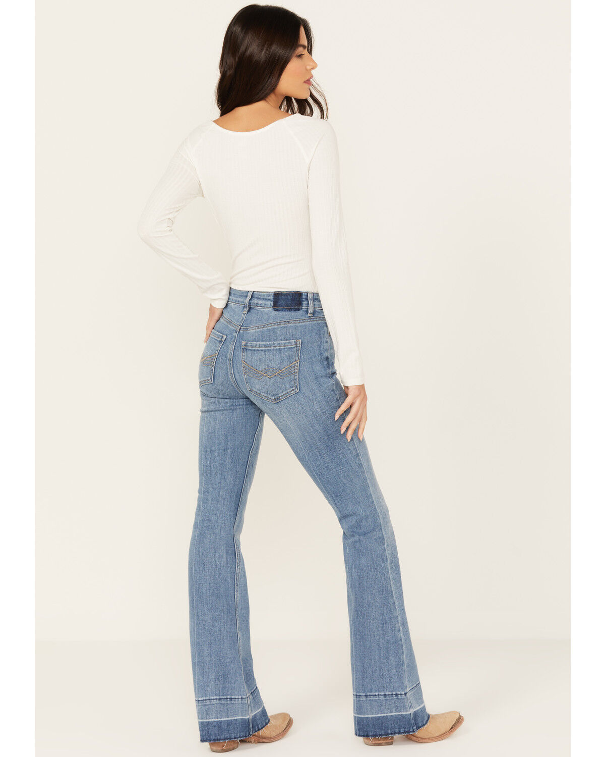 Image #3 - Idyllwind Women's Atwood Light Wash Rebel Mid Rise Stretch Bootcut Jeans, Light Wash, hi-res