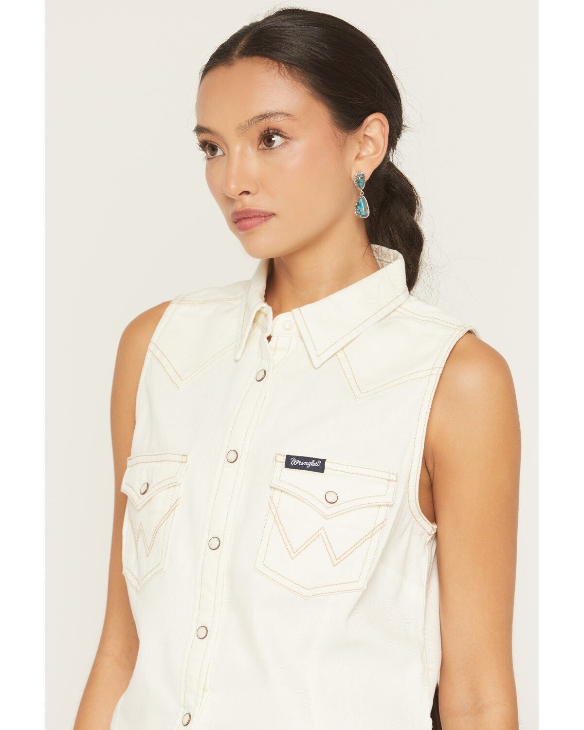 Image #2 - Wrangler Retro Women's Solid Denim Sleeveless Cropped Snap Western Shirt, White, hi-res