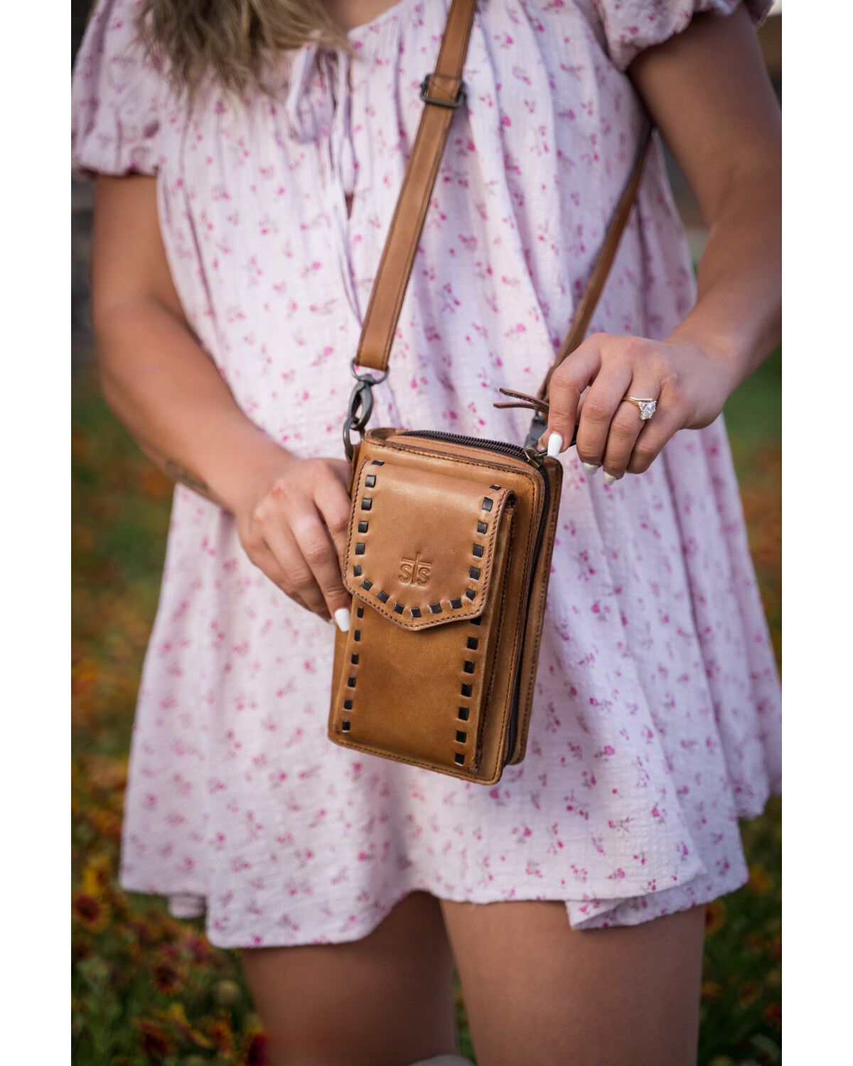 Image #8 - STS Ranchwear by Carroll Women's Bandera Quickdraw Crossbody Wallet, Caramel, hi-res