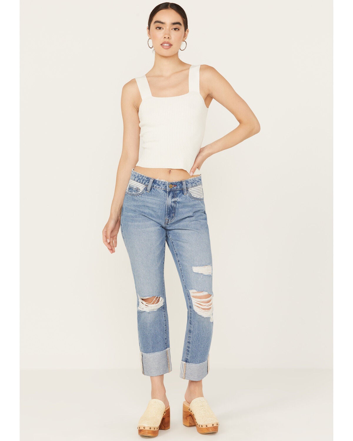 Ceros Women's Mid Rise Rolled Cuffed Capri Jeans, Light Wash, hi-res