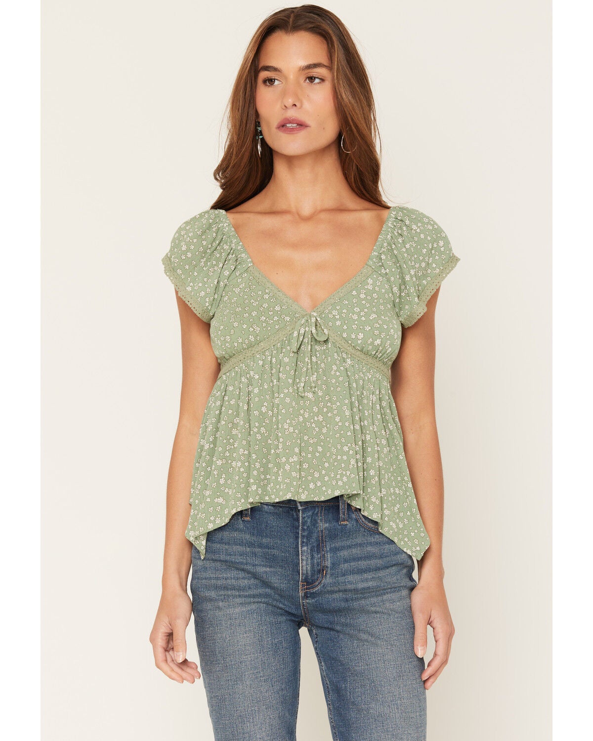 Wild Moss Women's Floral Print Hanky Hem Short Sleeve Top, Sage, hi-res