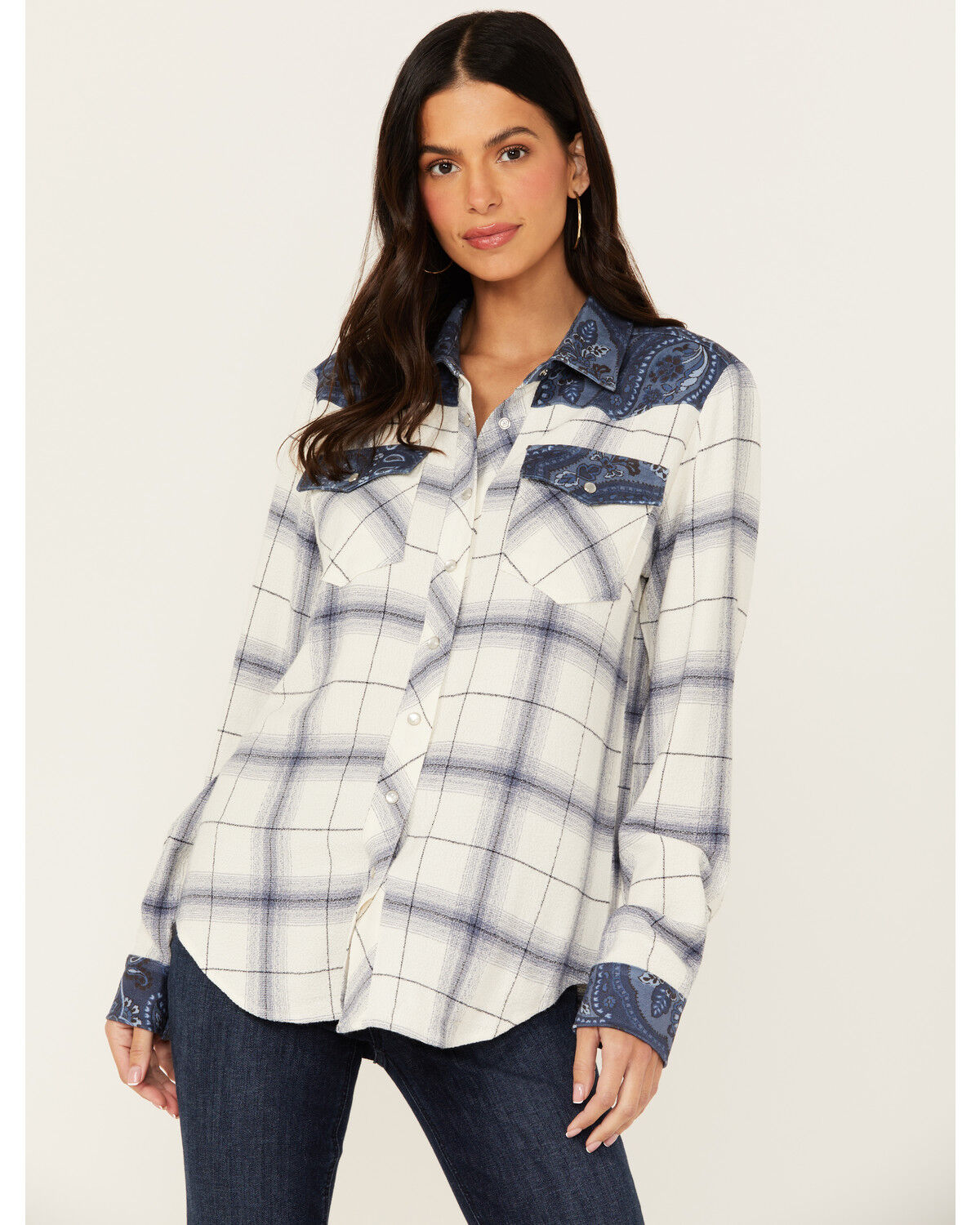 Image #2 - Idyllwind Women's Ethel Featherlight Plaid Print Long Sleeve Pearl Snap Western Shirt, Steel Blue, hi-res