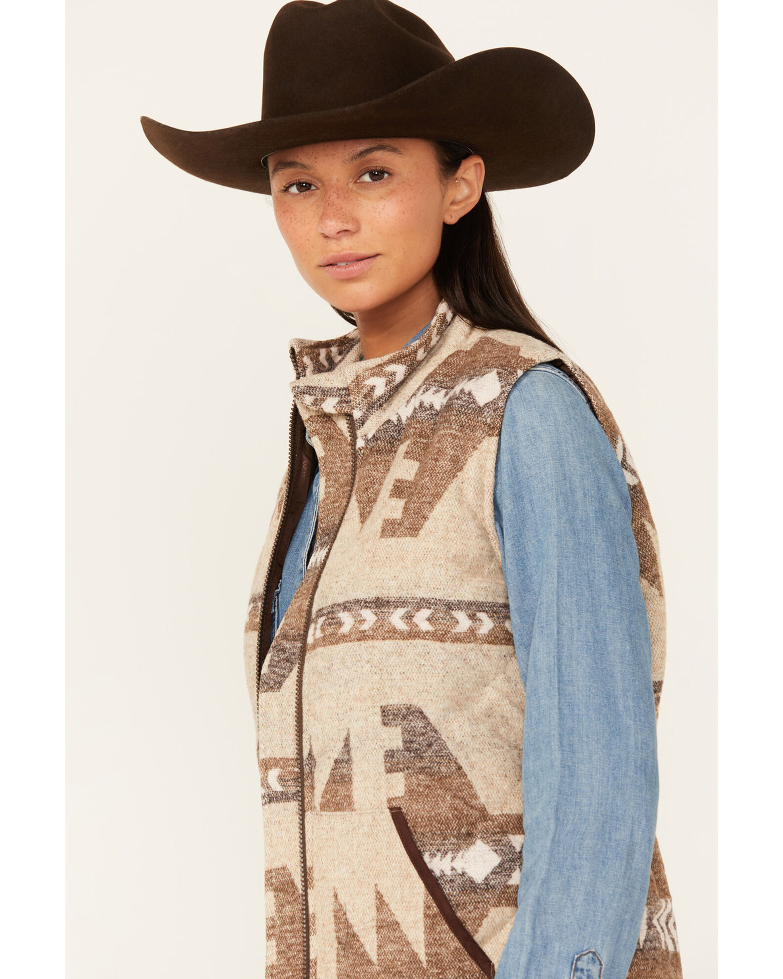 Outback Trading Co Women s Boot Barn Exclusive Southwestern Print Tennessee Vest Country Outfitter