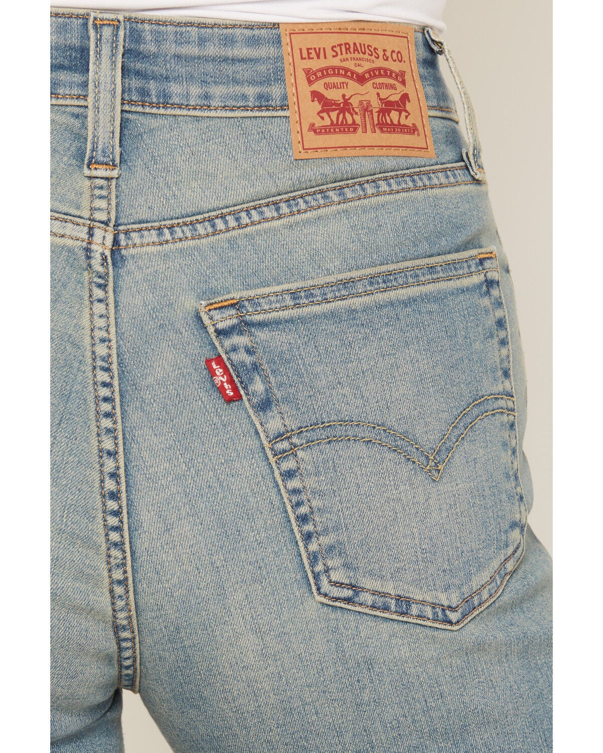 Image #4 - Levi's Women's 725 Light Wash High Rise Bootcut Stretch Denim Jeans, Light Wash, hi-res