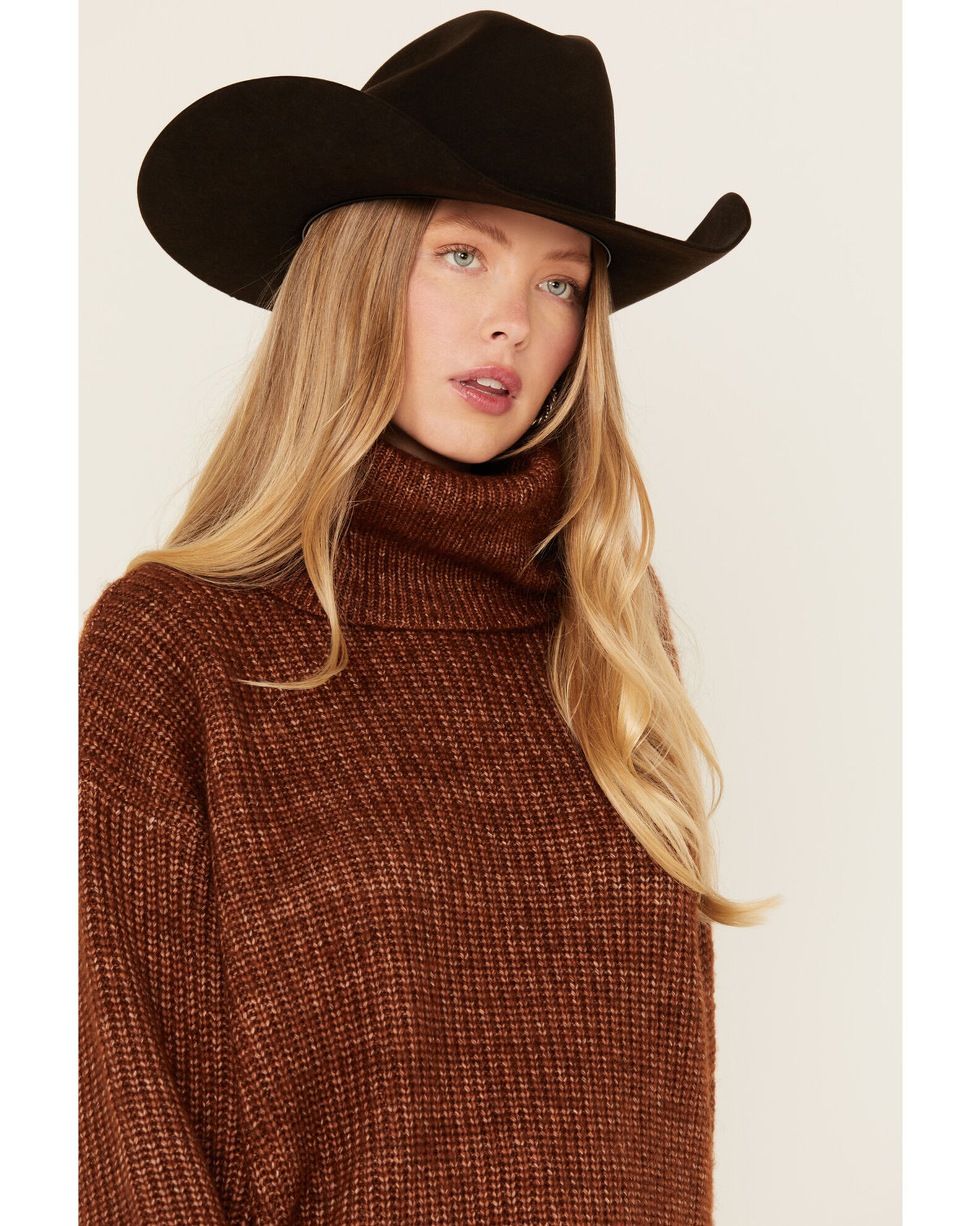 Cleo Wolf Women s Oversized Turtleneck Sweater