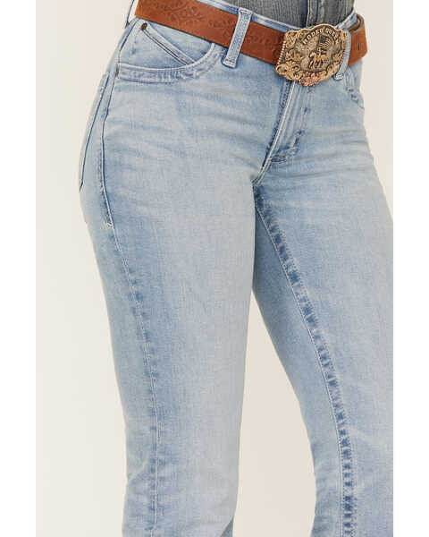 Image #2 - Wrangler Women's Light Wash Mid Rise Willow Diane Ultimate Riding Straight Jeans, Blue, hi-res