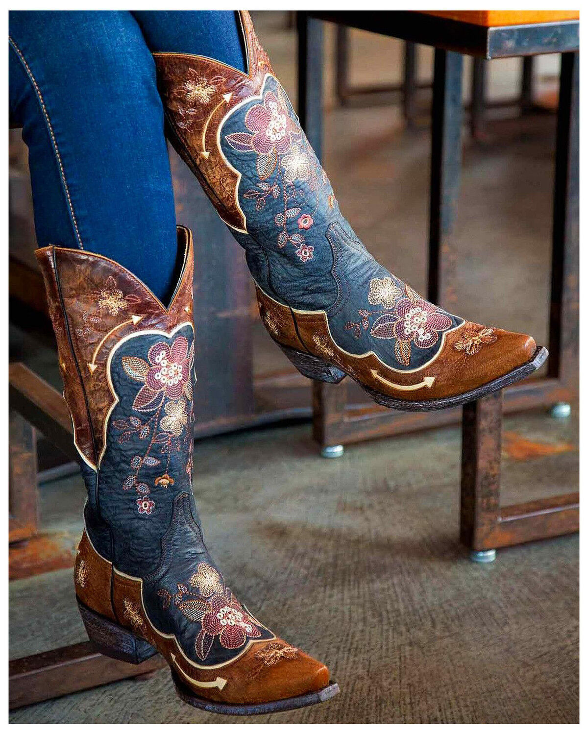 Black Bonnie Western Boots - Snip Toe 