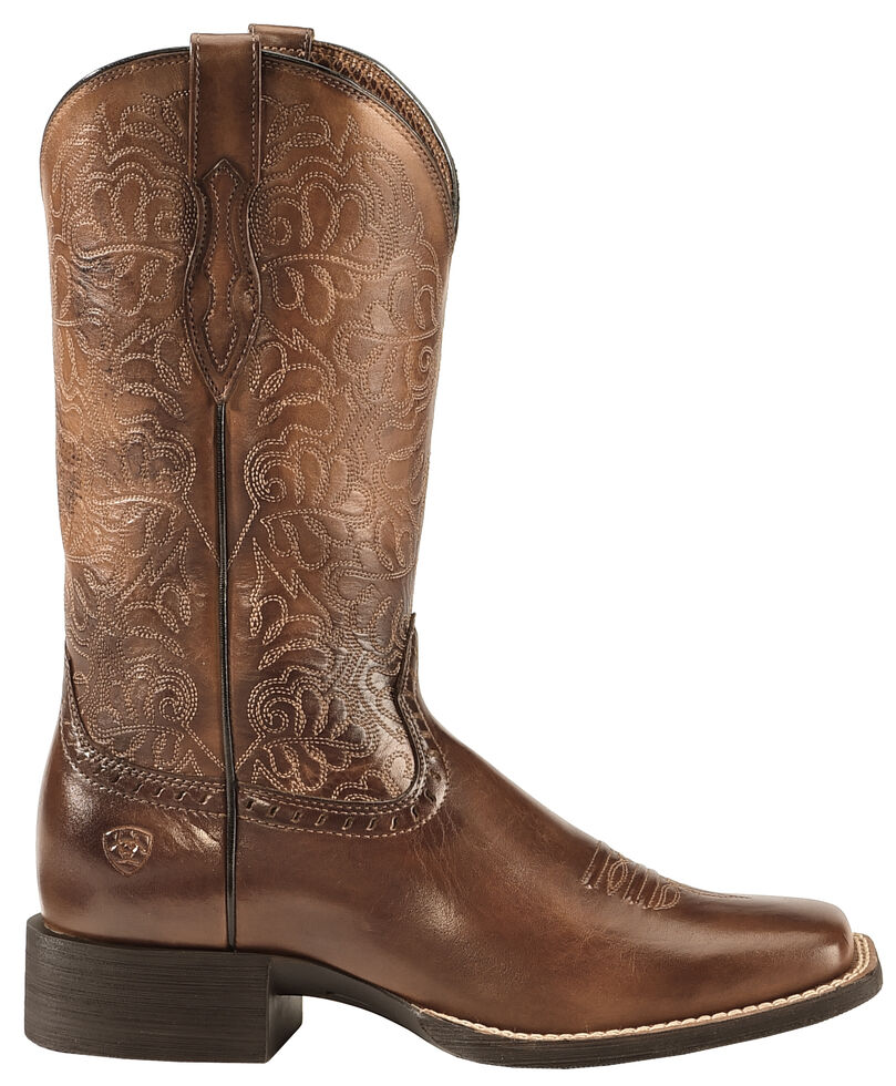ariat round up remuda