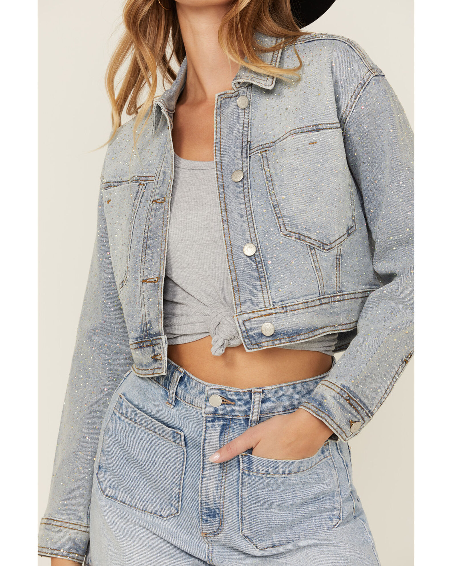 Light wash cropped denim jacket deals