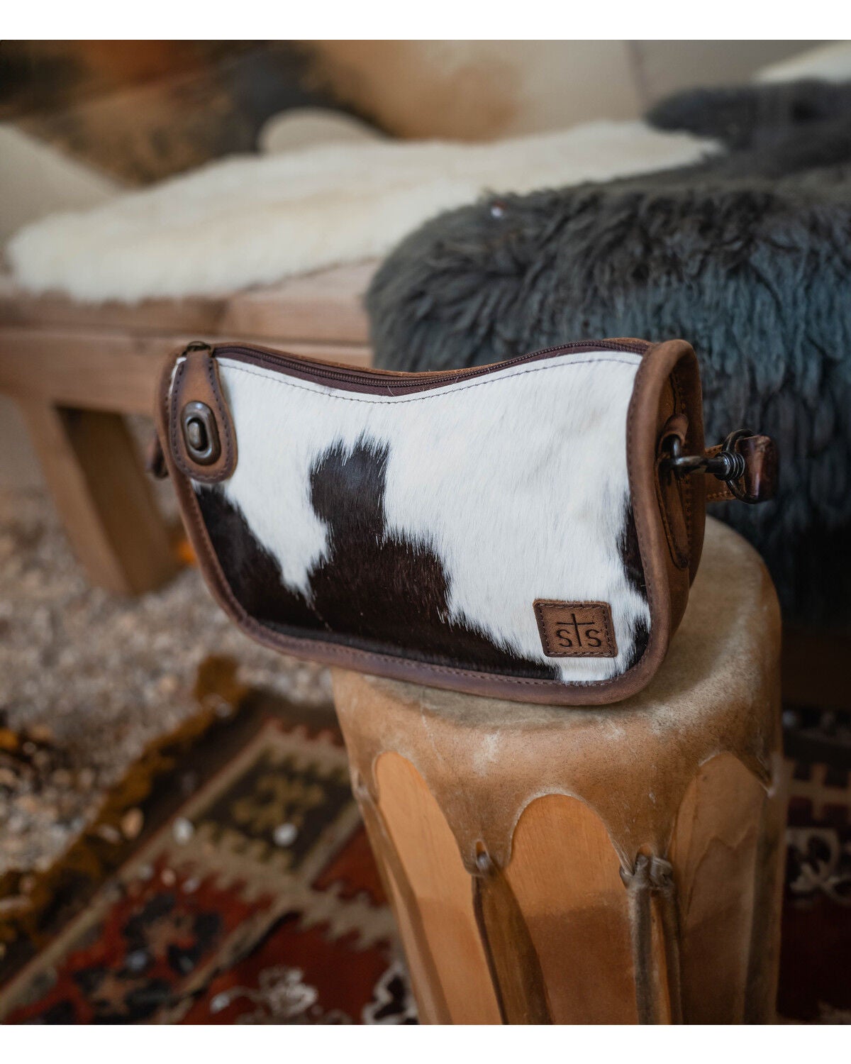 STS Ranchwear by Carroll Women's Emmy Cowhide Purse, Brown
