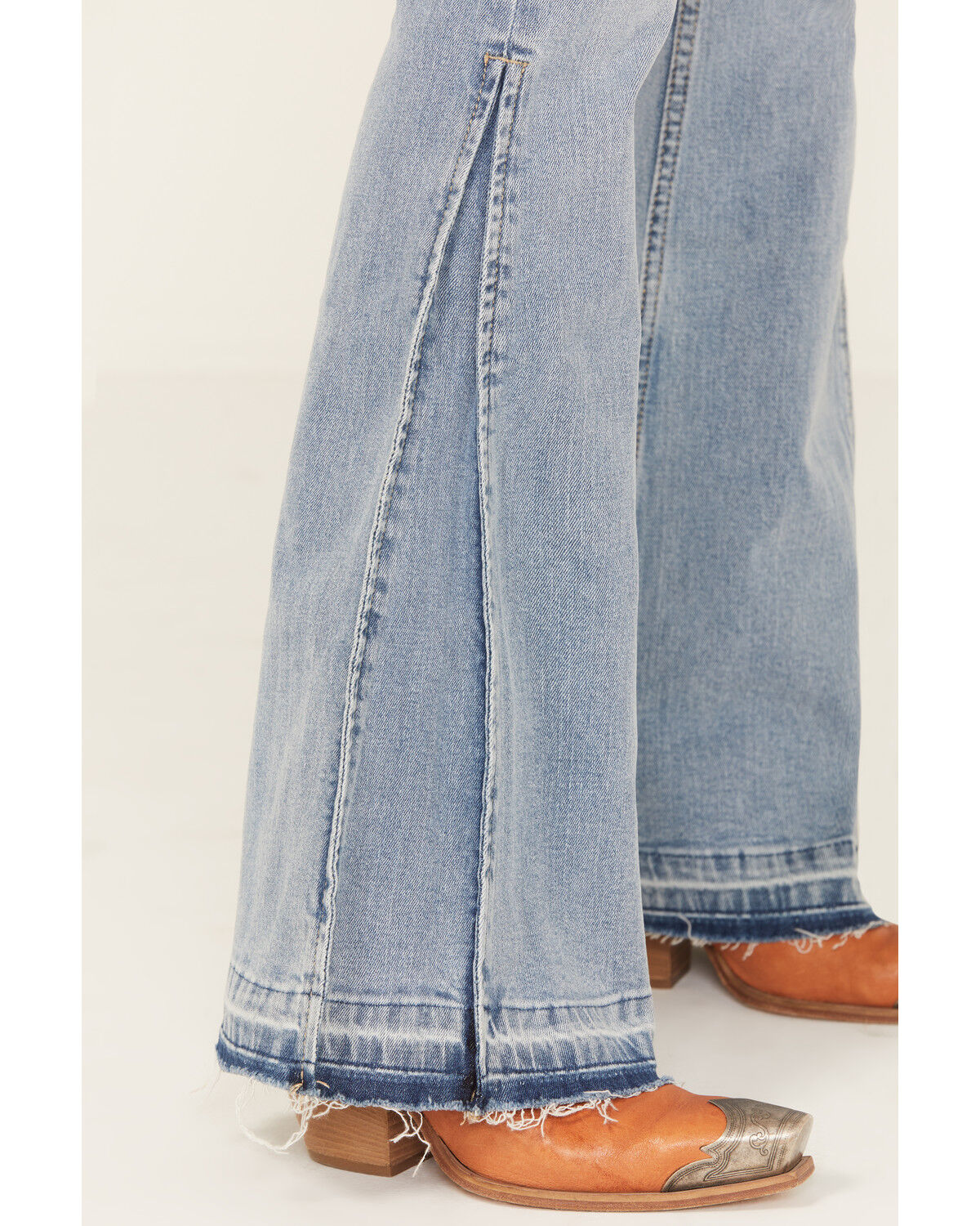 Image #2 - Shyanne Women's Saguaro Mid Rise Stretch Bootcut Jeans, Light Wash, hi-res