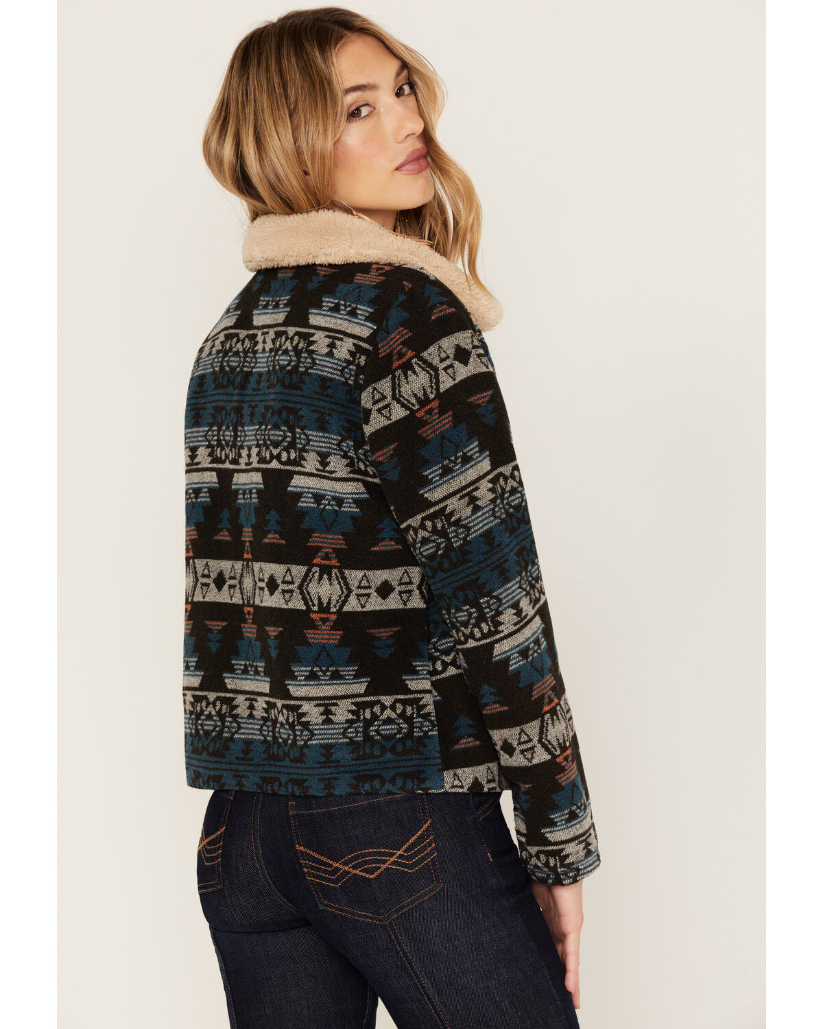 Image #4 - Idyllwind Women's Medium Wash Reversible Sherpa Blanket Denim Jacket, Dark Wash, hi-res